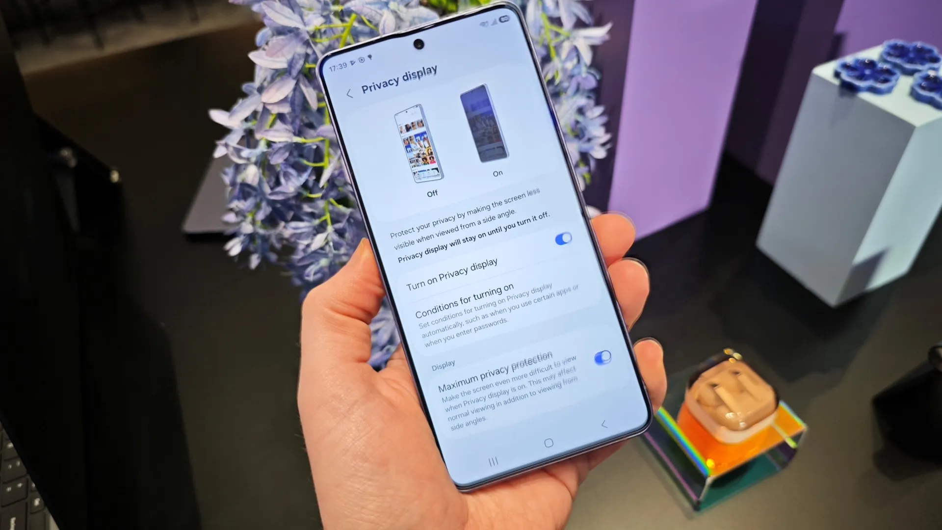 Смартфон Samsung Galaxy S26 Ultra: проверяем в деле экран-невидимку, который скрывает ваши секреты от любопытных глаз картинка Смартфон Galaxy S26 Ultra и Privacy Display | DGL.RU