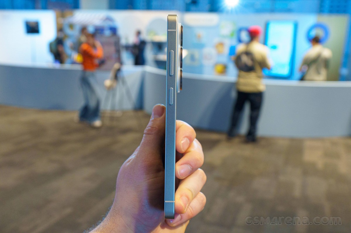 Обзор Samsung Galaxy S26 Ultra, S26 Plus и S26: сравнение и цены в России картинка Смартфон Samsung Galaxy S26 Ultra: ставка на ИИ | DGL.RU