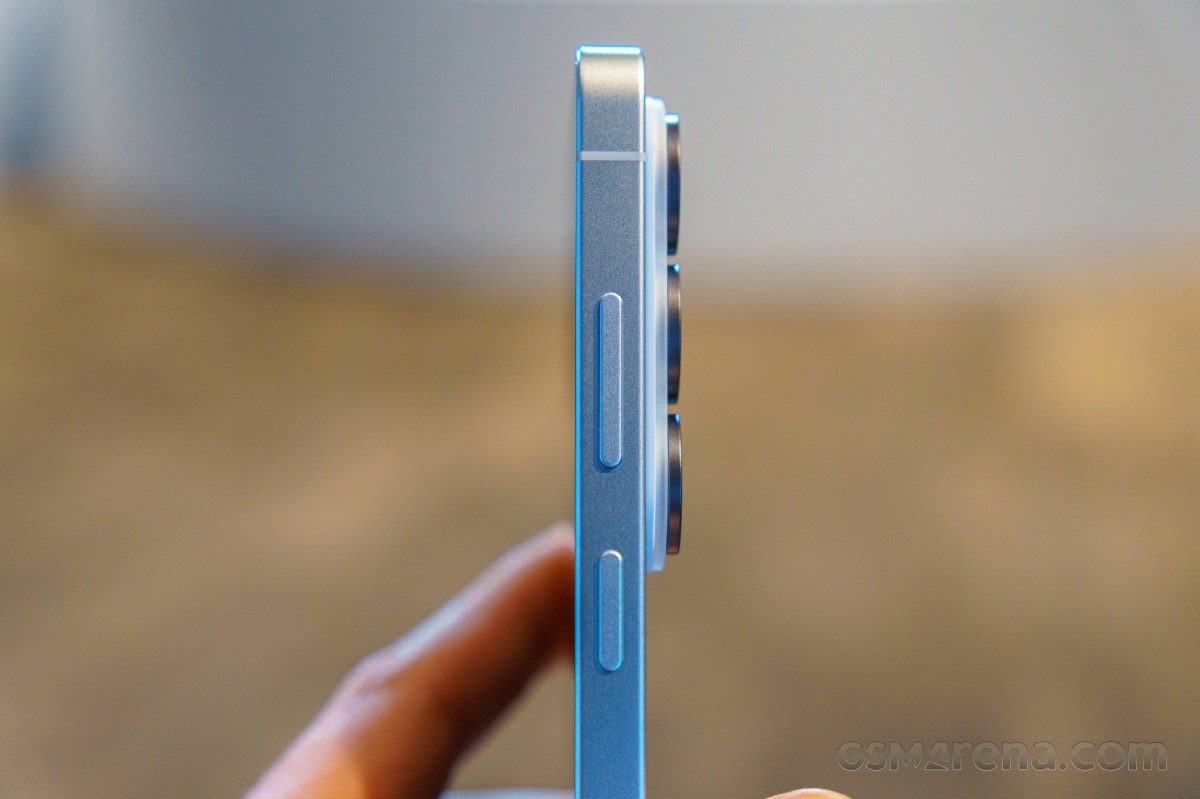 Обзор Samsung Galaxy S26 Ultra, S26 Plus и S26: сравнение и цены в России картинка Смартфон Samsung Galaxy S26 Ultra: ставка на ИИ | DGL.RU