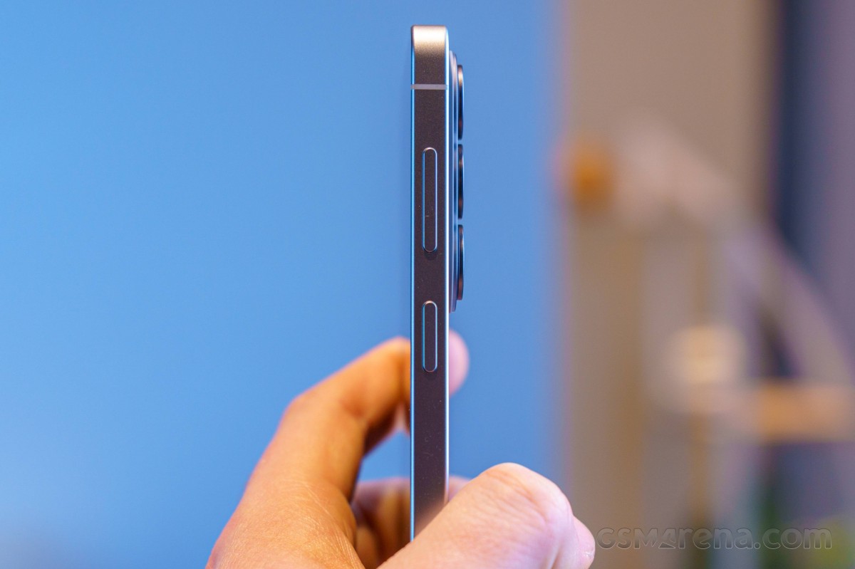 Обзор Samsung Galaxy S26 Ultra, S26 Plus и S26: сравнение и цены в России картинка Смартфон Samsung Galaxy S26 Ultra: ставка на ИИ | DGL.RU