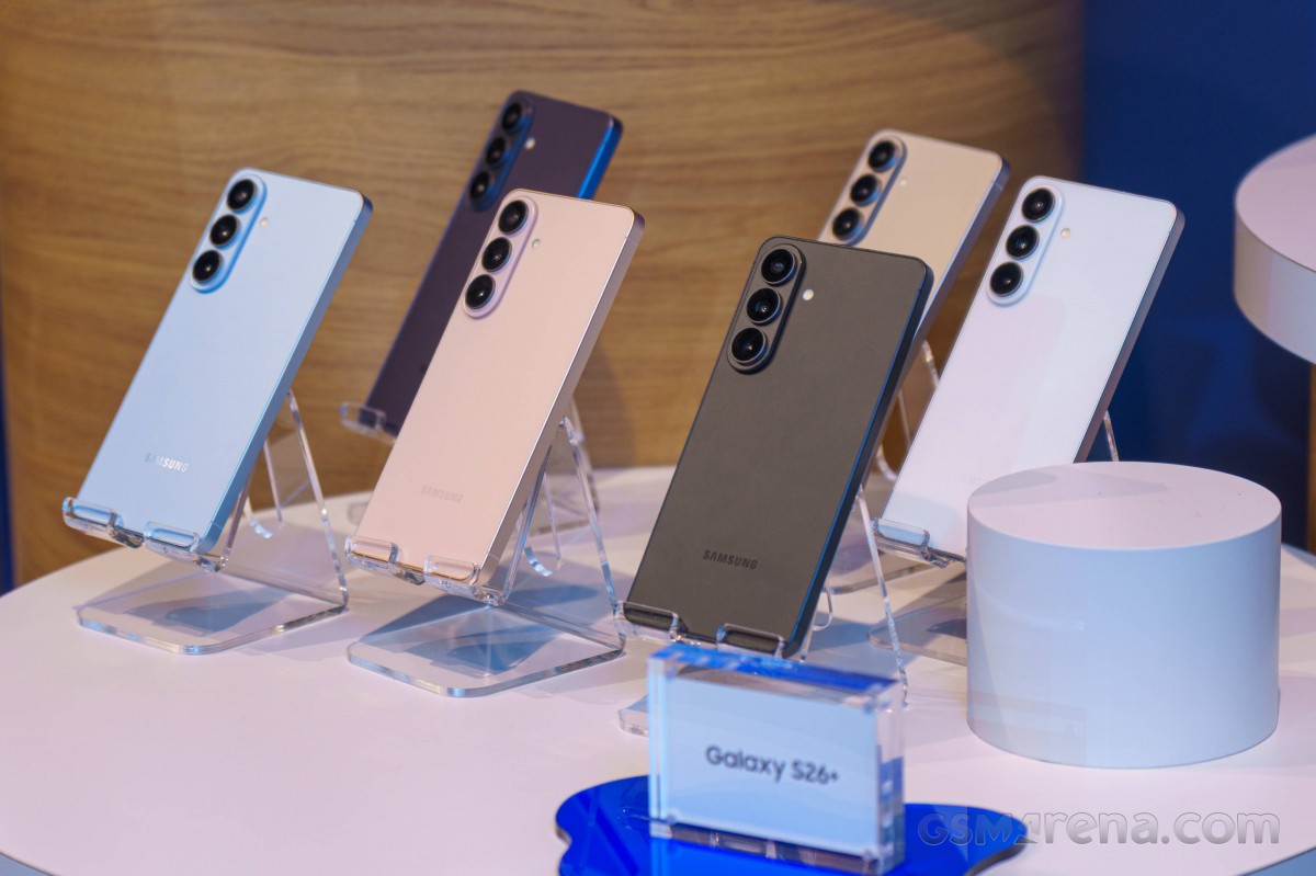 Обзор Samsung Galaxy S26 Ultra, S26 Plus и S26: сравнение и цены в России картинка Смартфон Samsung Galaxy S26 Ultra: ставка на ИИ | DGL.RU