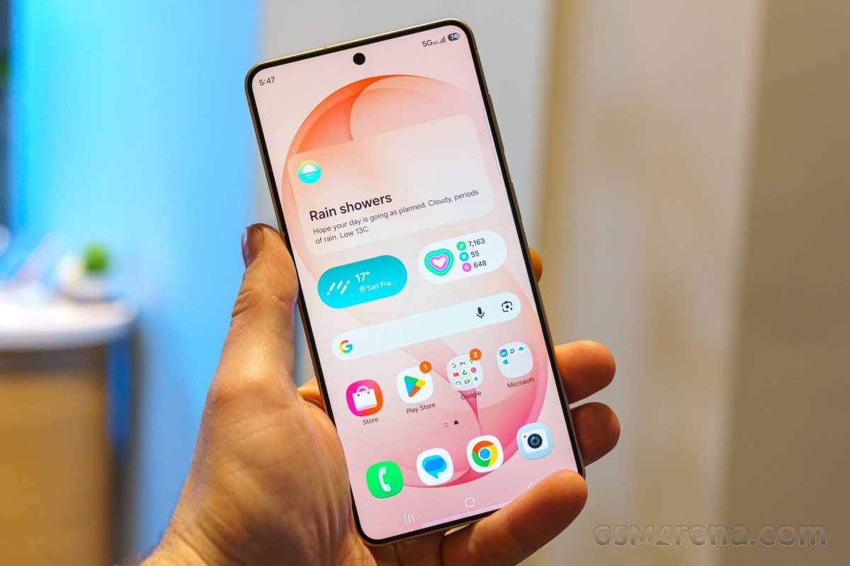 Обзор Samsung Galaxy S26 Ultra, S26 Plus и S26: сравнение и цены в России картинка Смартфон Samsung Galaxy S26 Ultra: ставка на ИИ | DGL.RU