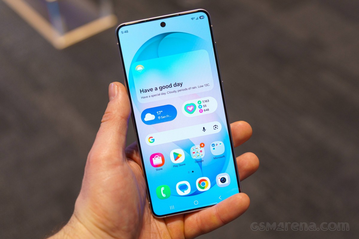 Обзор Samsung Galaxy S26 Ultra, S26 Plus и S26: сравнение и цены в России картинка Смартфон Samsung Galaxy S26 Ultra: ставка на ИИ | DGL.RU