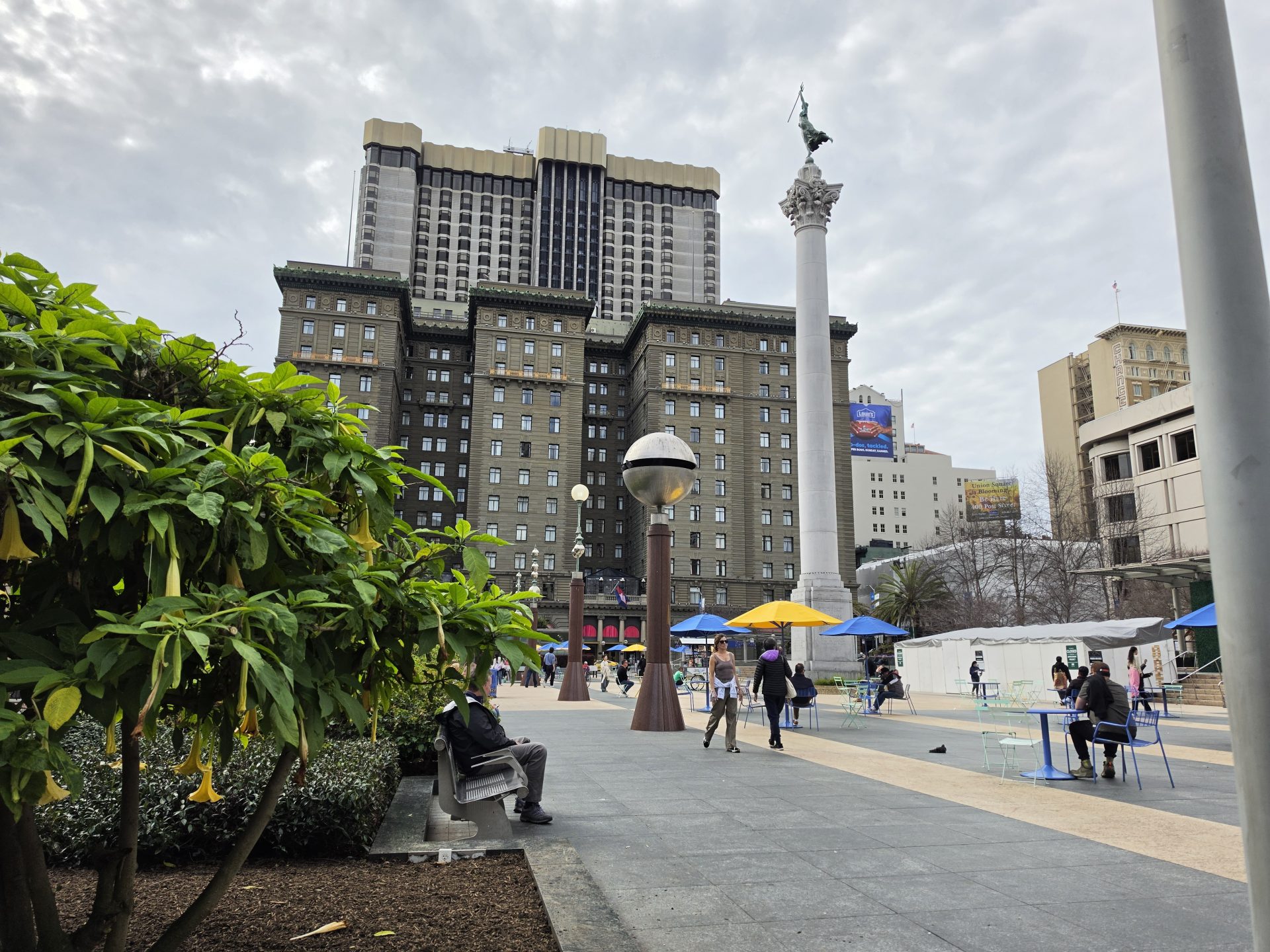 Обзор Samsung Galaxy S26 Ultra, S26 Plus и S26: сравнение и цены в России картинка Смартфон Samsung Galaxy S26 Ultra: ставка на ИИ | DGL.RU