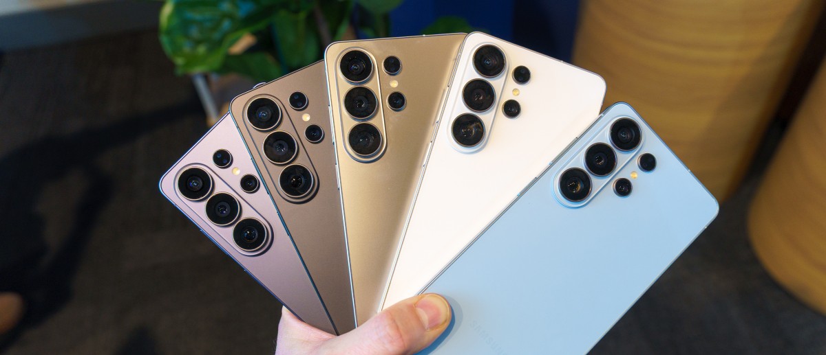 Обзор Samsung Galaxy S26 Ultra, S26 Plus и S26: сравнение и цены в России картинка Смартфон Samsung Galaxy S26 Ultra: ставка на ИИ | DGL.RU