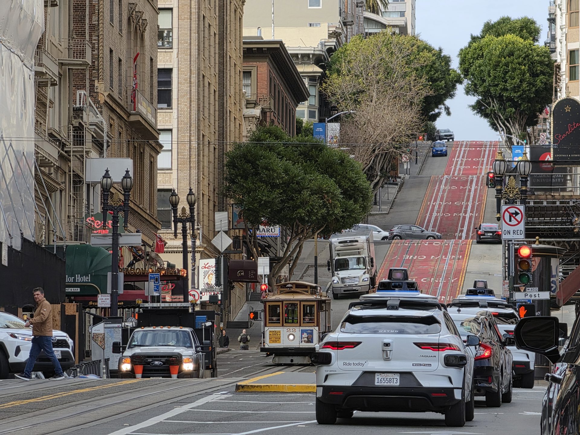 Обзор Samsung Galaxy S26 Ultra, S26 Plus и S26: сравнение и цены в России картинка Смартфон Samsung Galaxy S26 Ultra: ставка на ИИ | DGL.RU