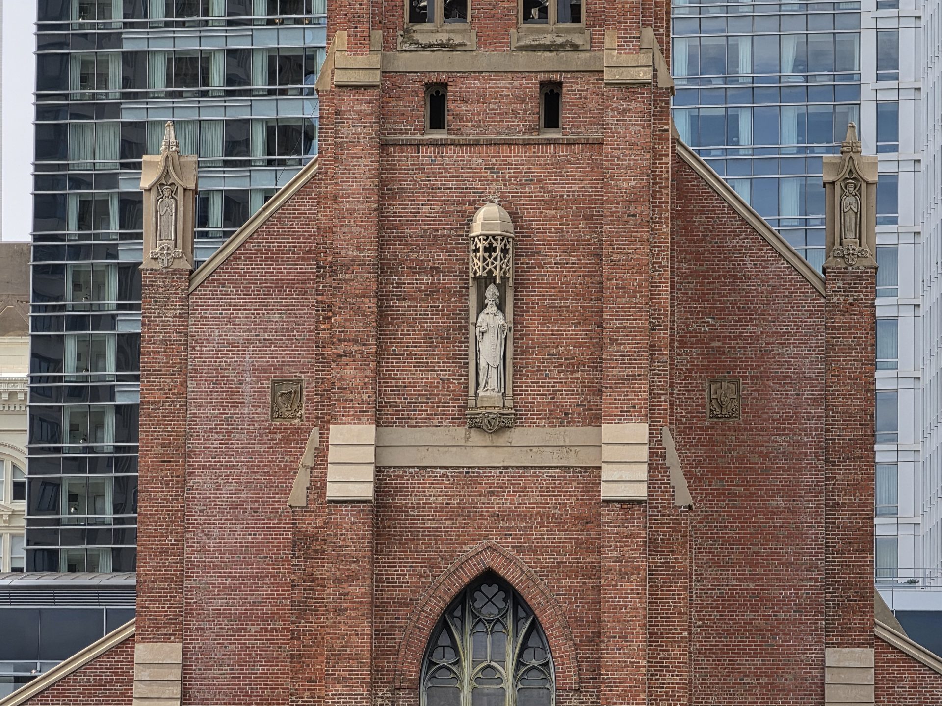 Обзор Samsung Galaxy S26 Ultra, S26 Plus и S26: сравнение и цены в России картинка Смартфон Samsung Galaxy S26 Ultra: ставка на ИИ | DGL.RU