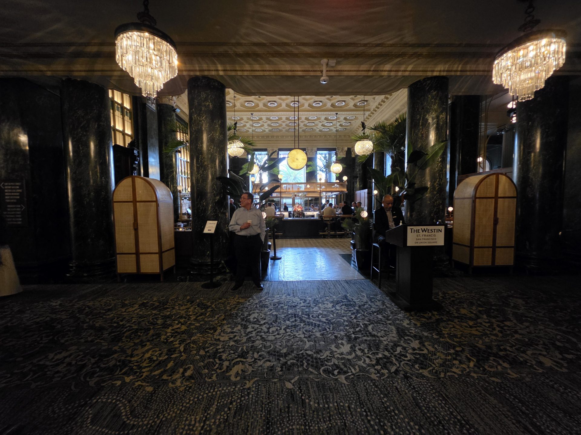 Обзор Samsung Galaxy S26 Ultra, S26 Plus и S26: сравнение и цены в России картинка Смартфон Samsung Galaxy S26 Ultra: ставка на ИИ | DGL.RU