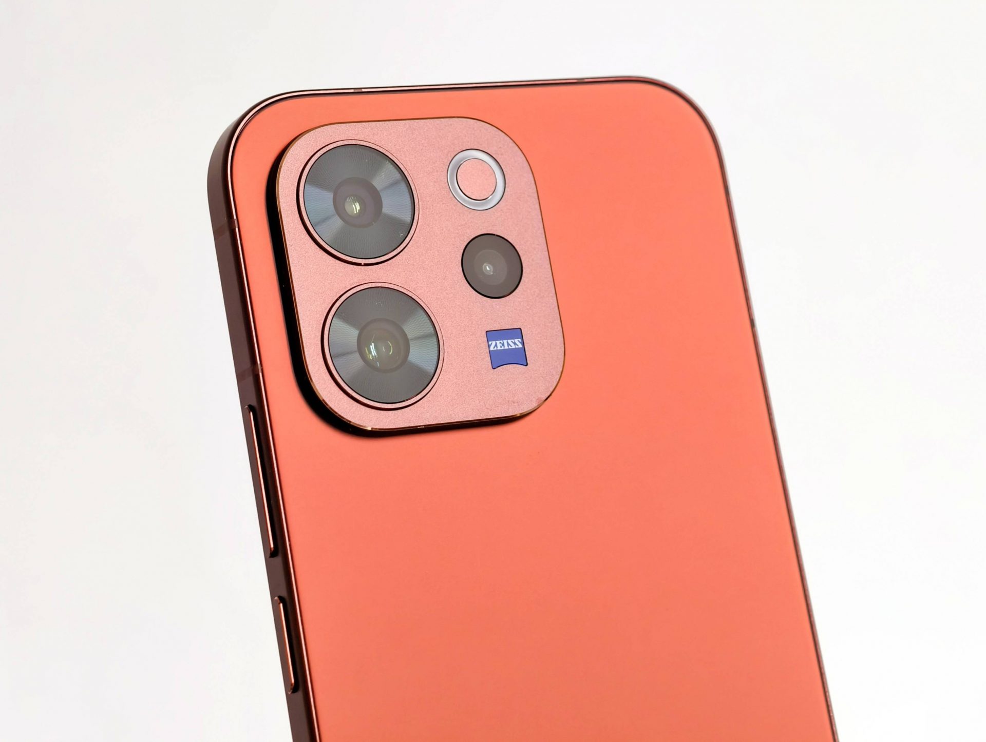 Смартфон vivo V70 Elite с камерой ZEISS | DGL.RU