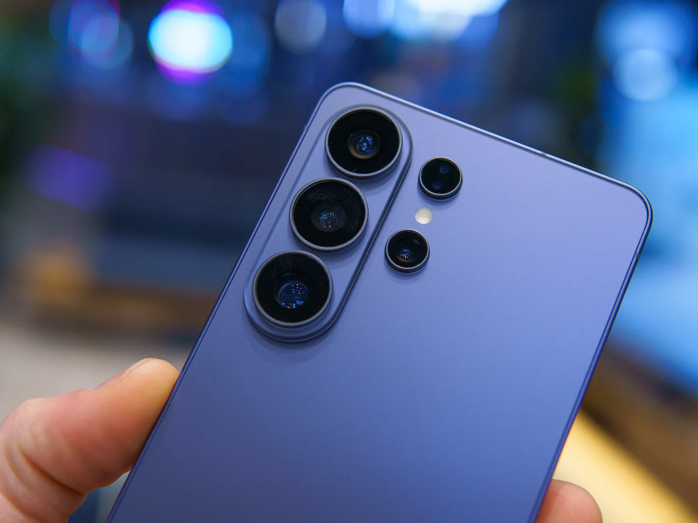 Смартфоны Samsung Galaxy наконец-то получат новые батареи, но радоваться пока рано картинка Смартфон: ждут ли аккумуляторы Samsung Galaxy? | DGL.RU