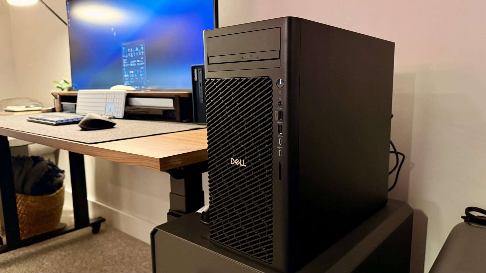 Я протестировал Dell Pro Max Tower T2 — мощную настольную рабочую станцию  фото