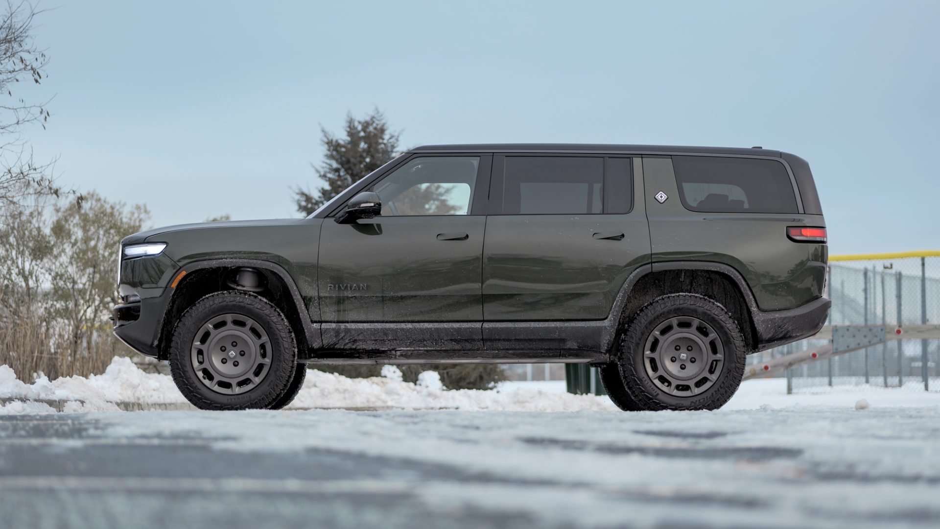 Внедорожник Rivian R1S 2026: неделя за рулем | DGL.RU