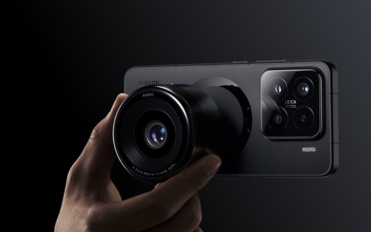 Xiaomi превращает смартфон в монстра: съемный модуль камеры с сенсором M4/3 идет в серию