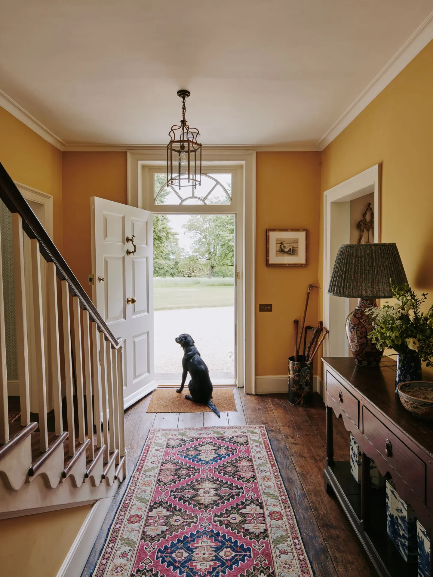 Желтый интерьер: идеи для дома и эффект солнца | DGL.RU