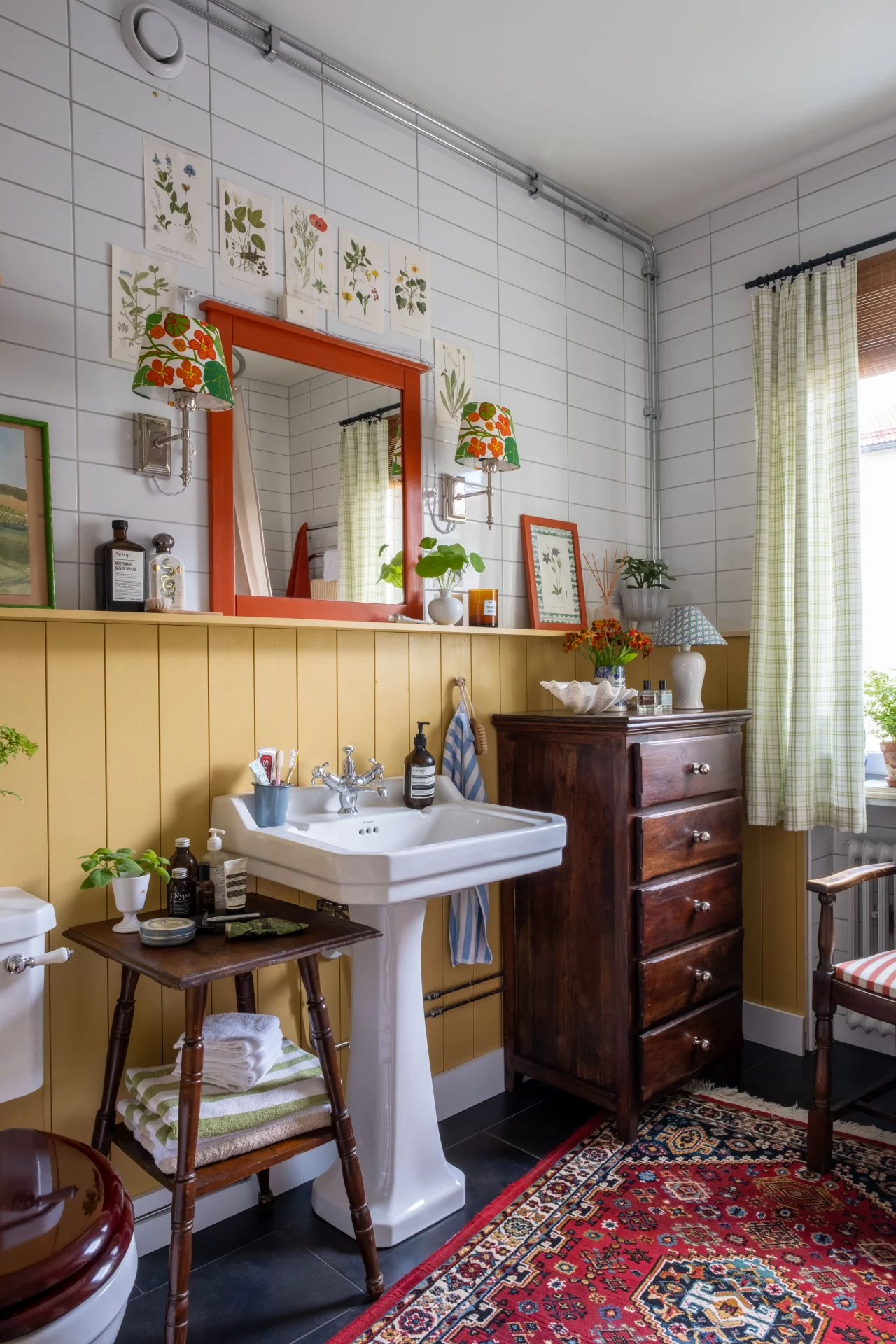 Желтый интерьер: идеи для дома и эффект солнца | DGL.RU