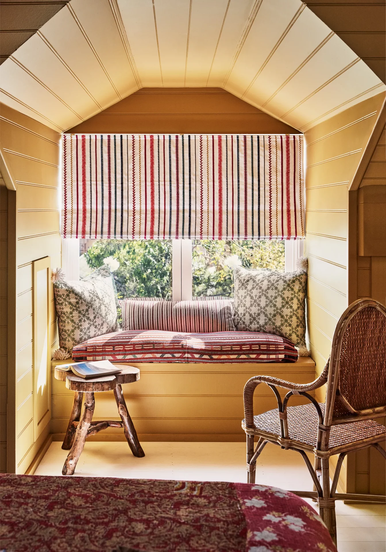 Желтый интерьер: идеи для дома и эффект солнца | DGL.RU