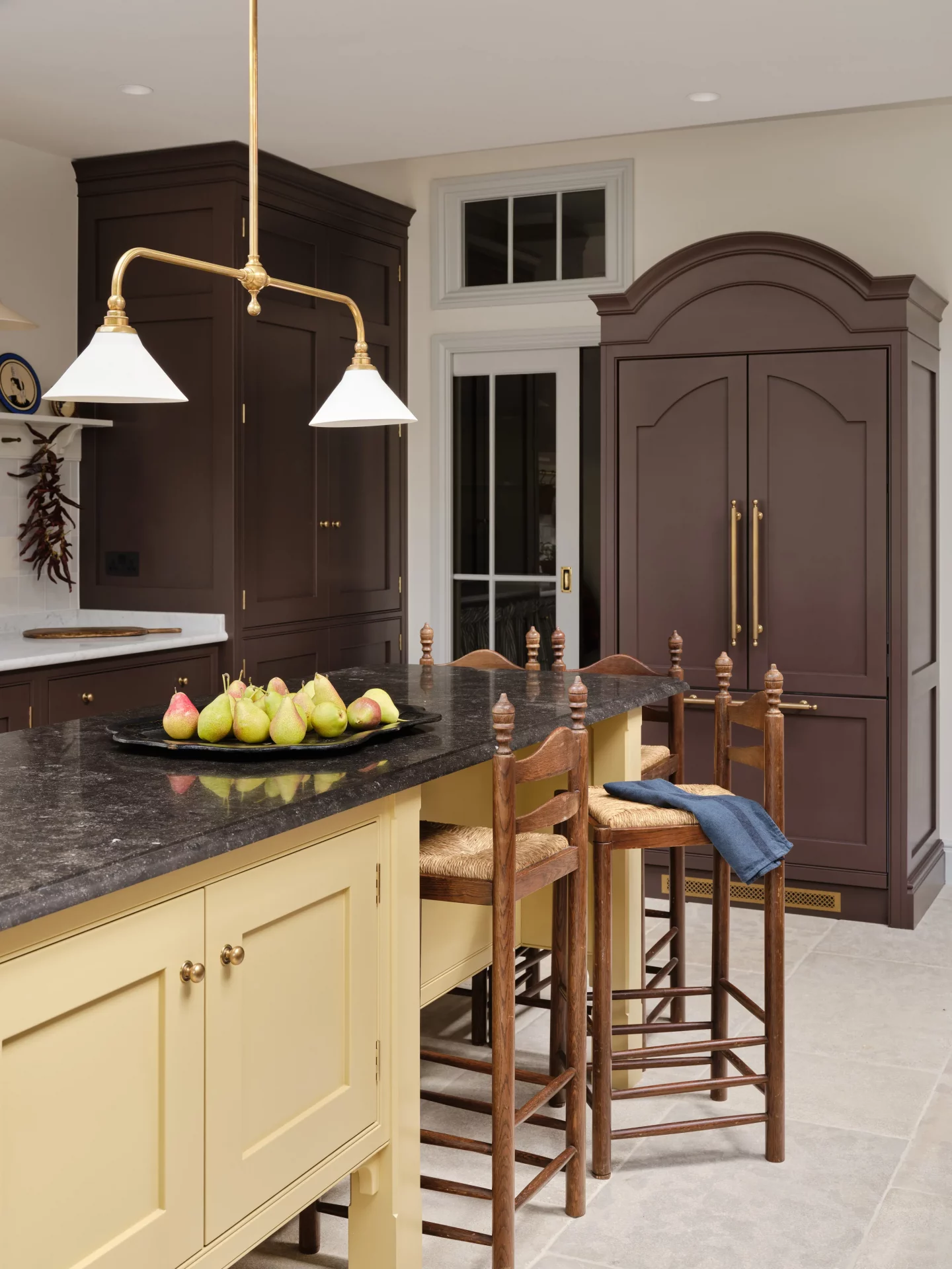 Желтый интерьер: идеи для дома и эффект солнца | DGL.RU