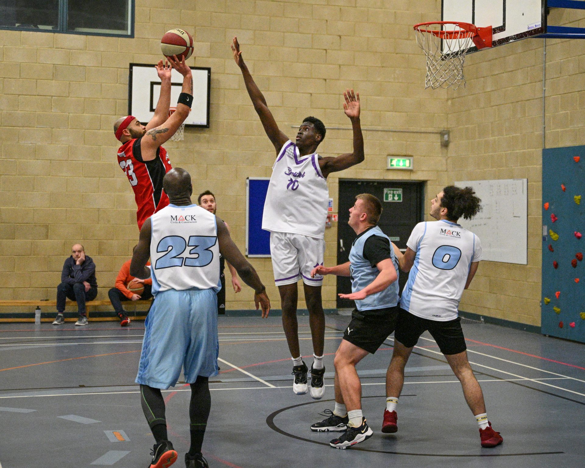 Обзор Nikon Z9 — лучшая гибридная фотокамера для профи картинка Nikon Z9