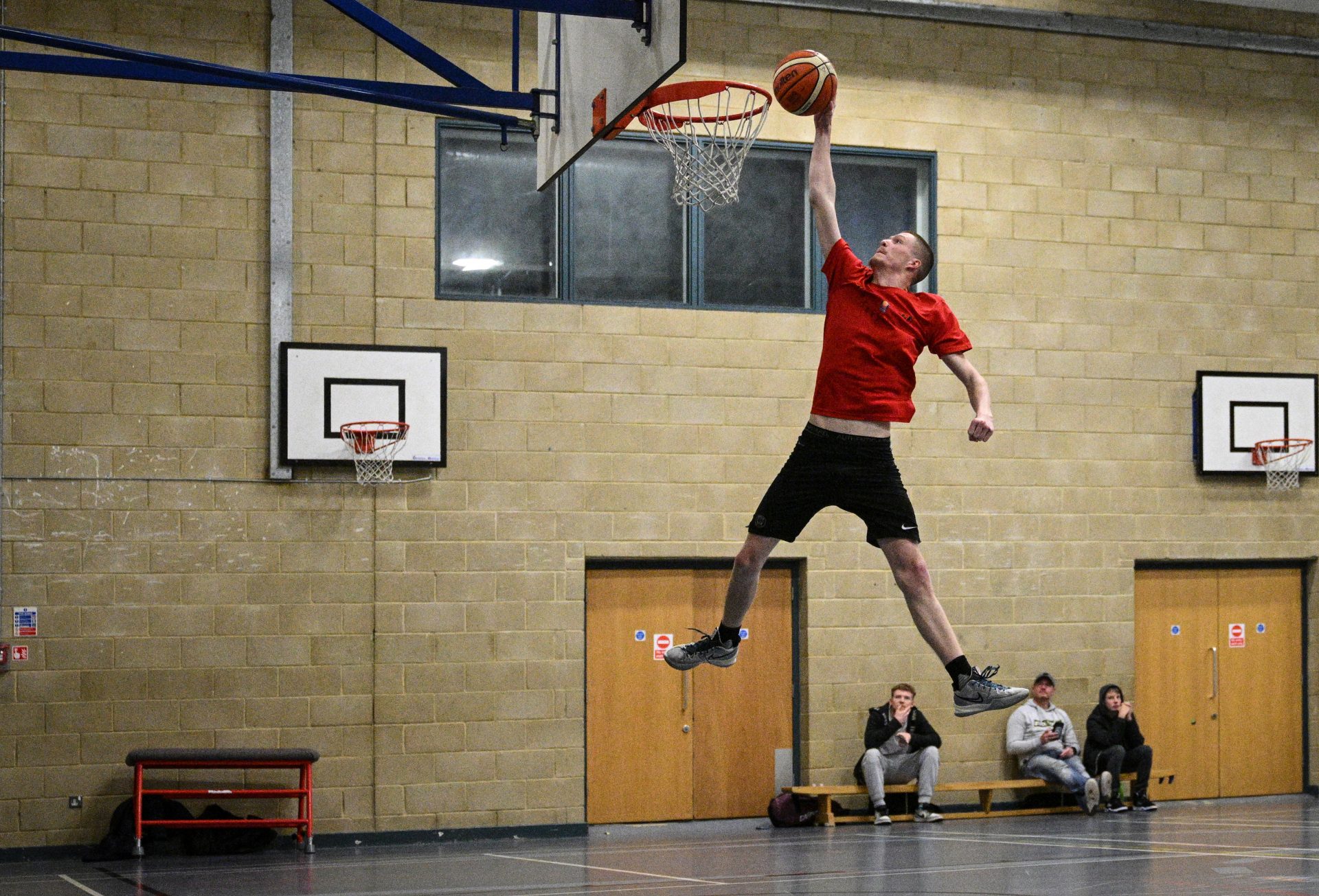 Обзор Nikon Z9 — лучшая гибридная фотокамера для профи картинка Nikon Z9