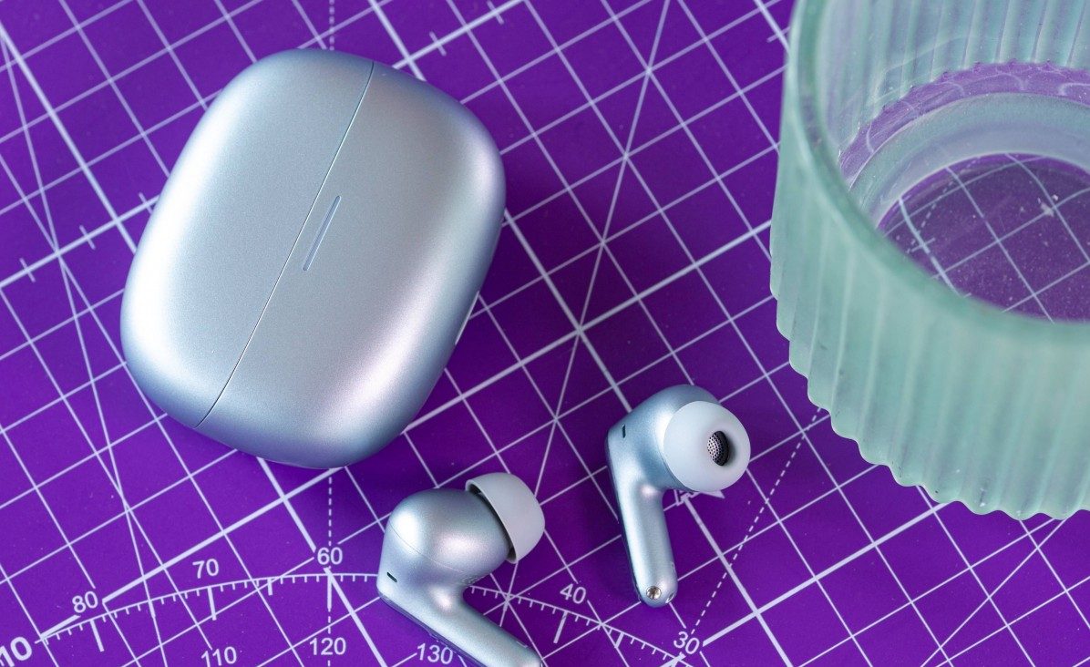 Распаковка Redmi Buds 8 Pro: первый взгляд