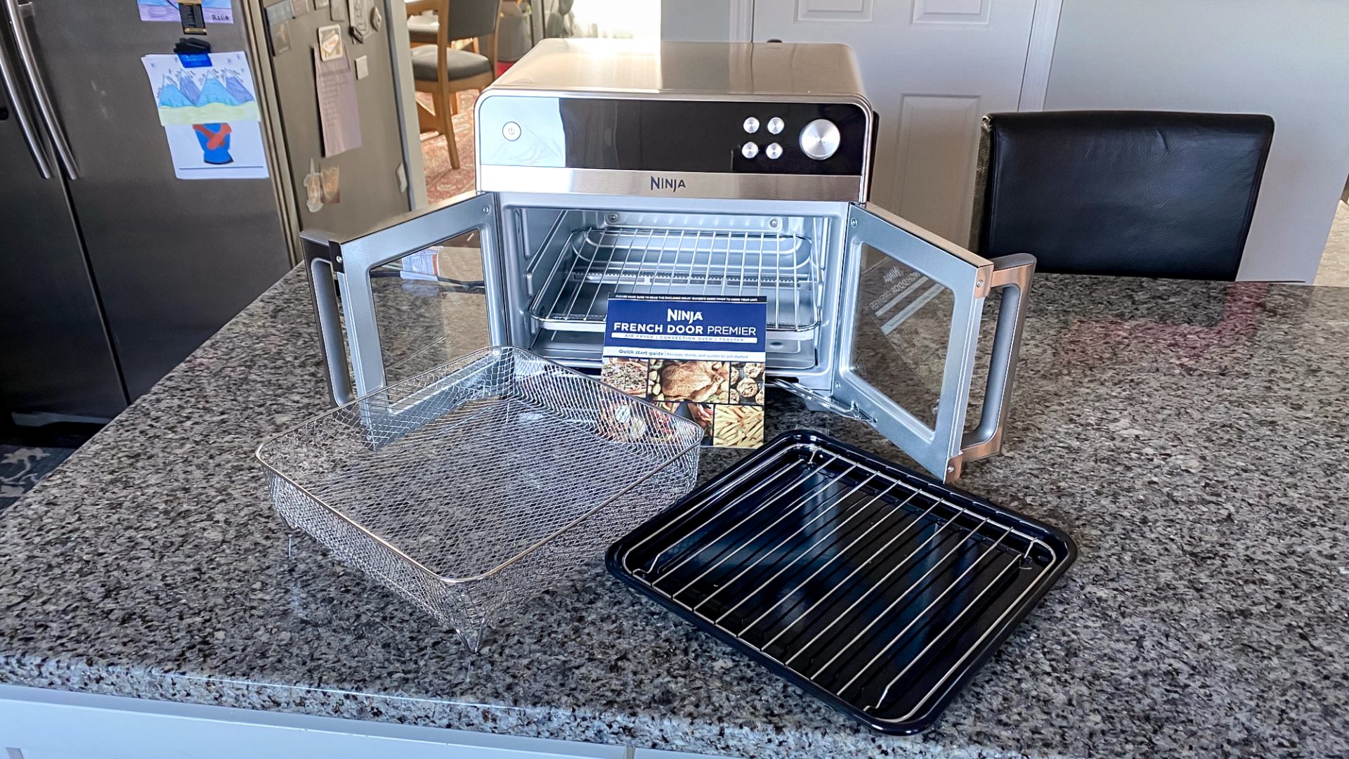 Обзор Ninja French Door Premier в России — универсал, но кухня нужна побольше картинка Аэрофритюрница Ninja French Door Premier | DGL.RU