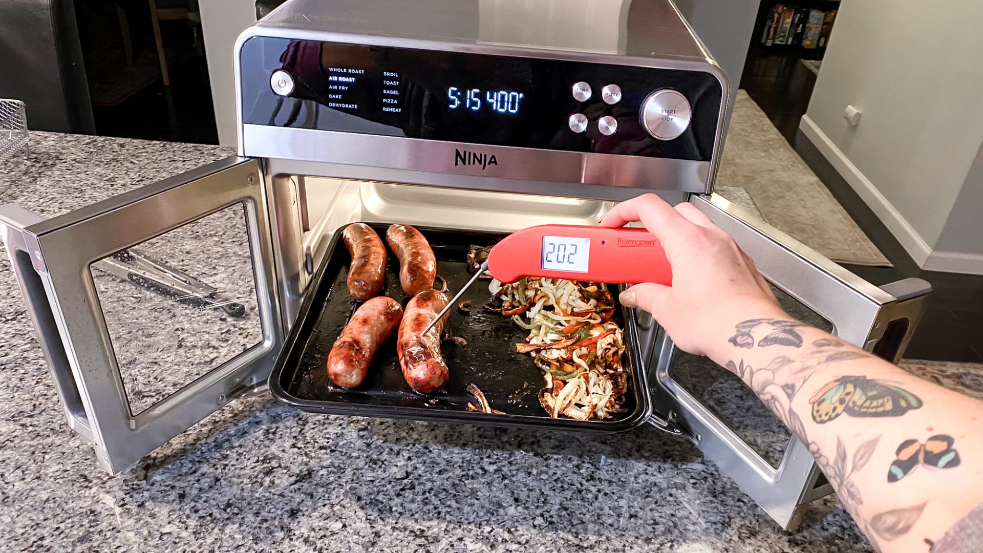 Обзор Ninja French Door Premier в России — универсал, но кухня нужна побольше картинка Аэрофритюрница Ninja French Door Premier | DGL.RU