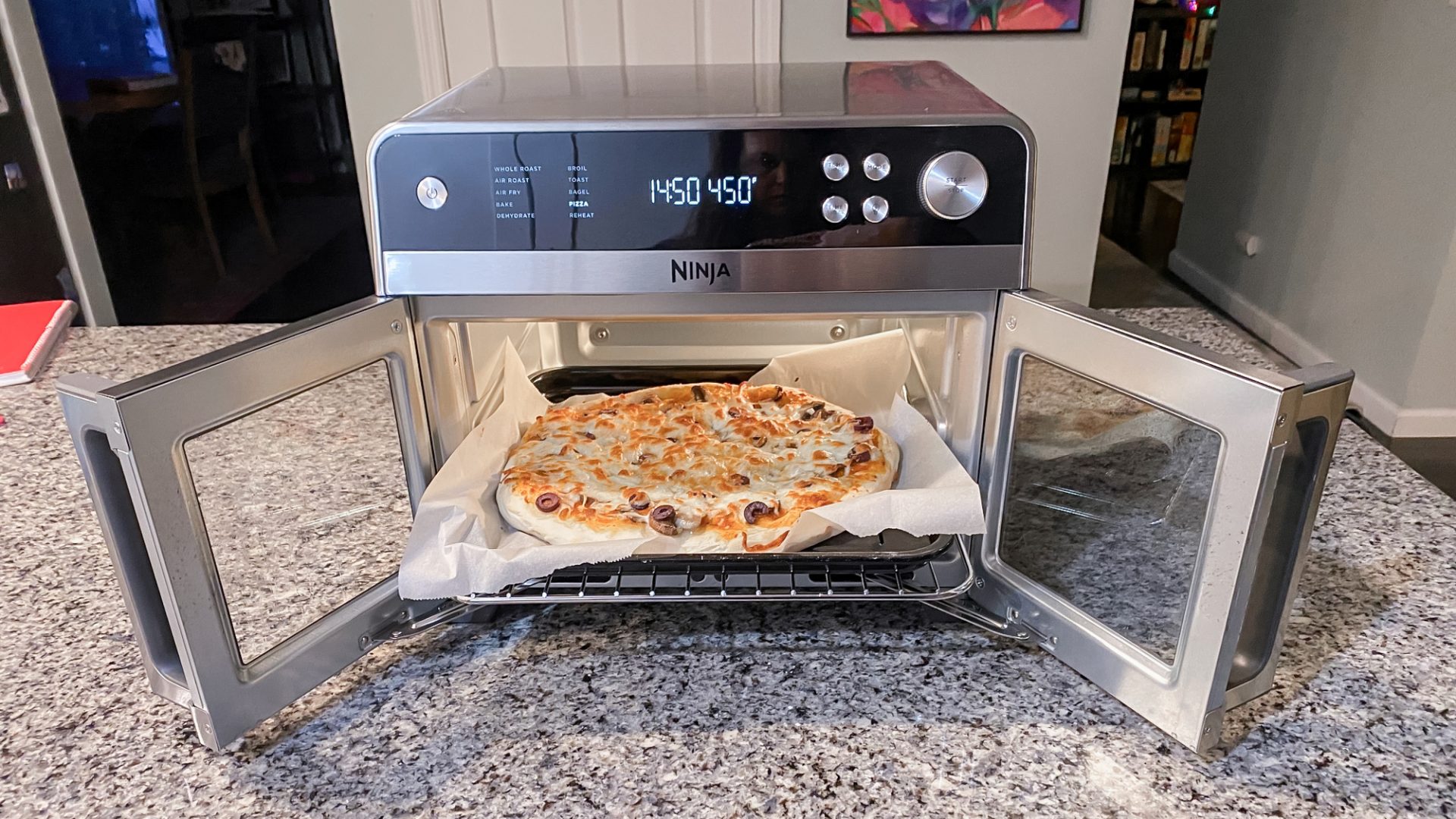 Обзор Ninja French Door Premier в России — универсал, но кухня нужна побольше картинка Аэрофритюрница Ninja French Door Premier | DGL.RU