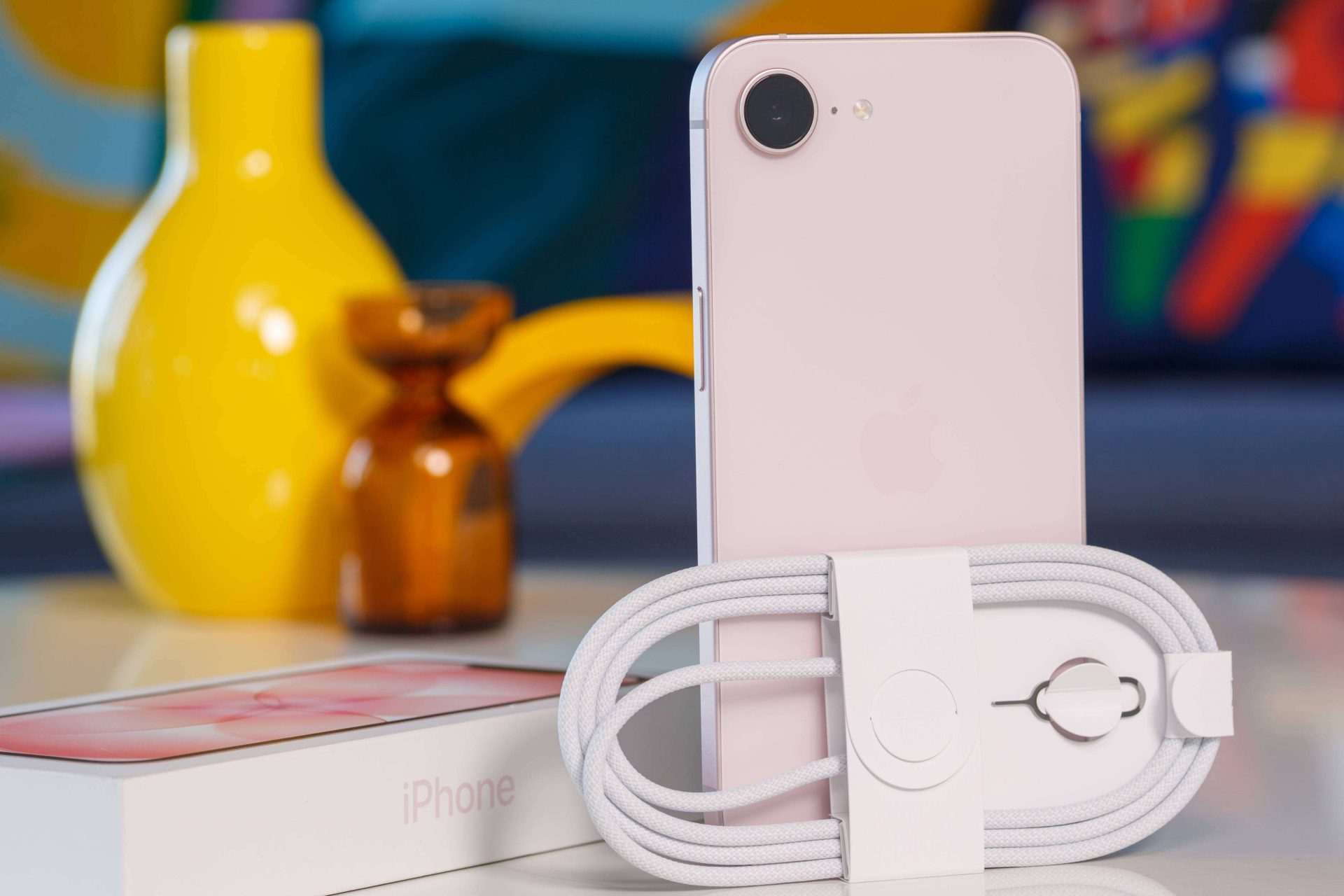 Смартфон Apple iPhone 17e: обзор новинки | DGL.RU