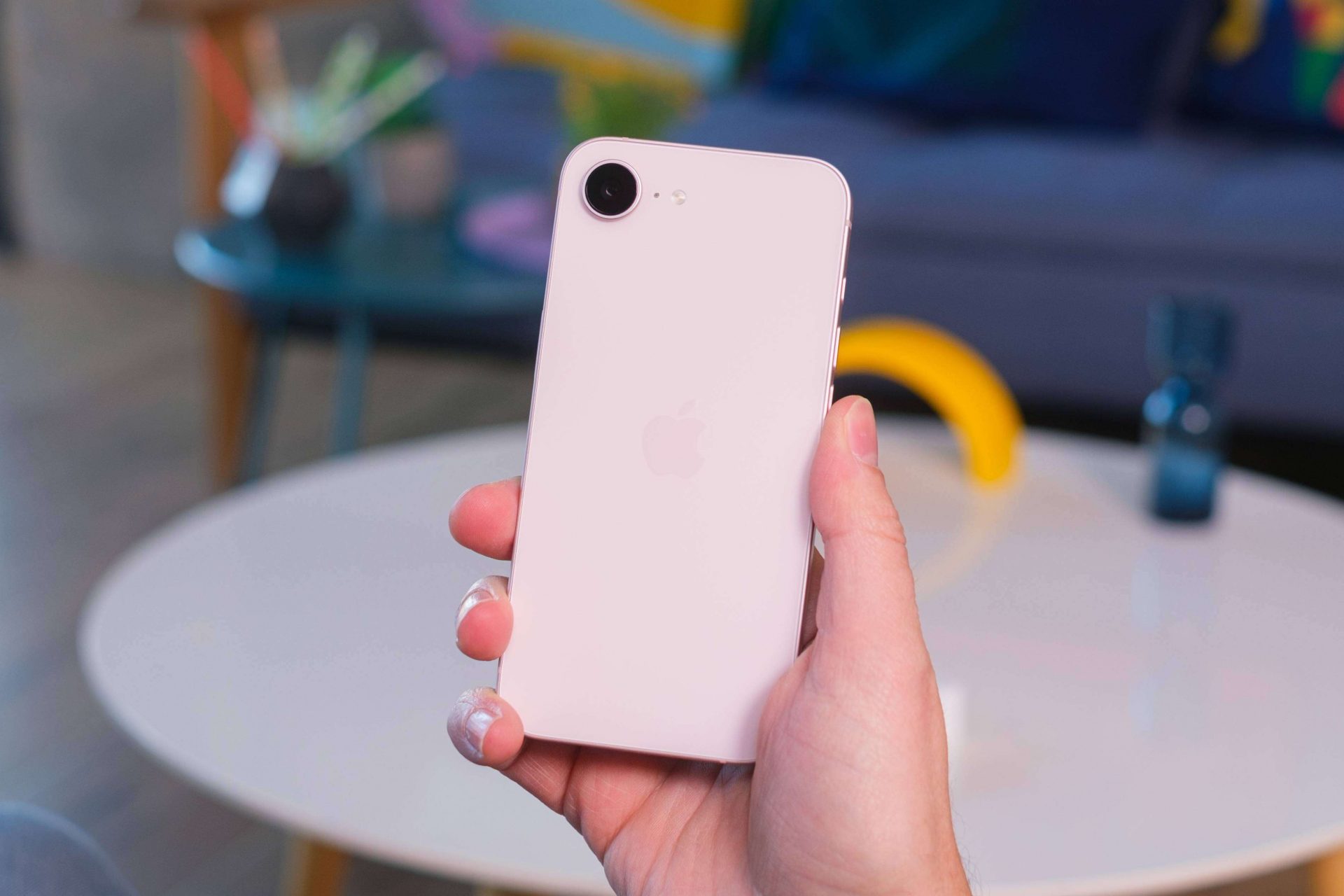 Смартфон Apple iPhone 17e: обзор новинки | DGL.RU