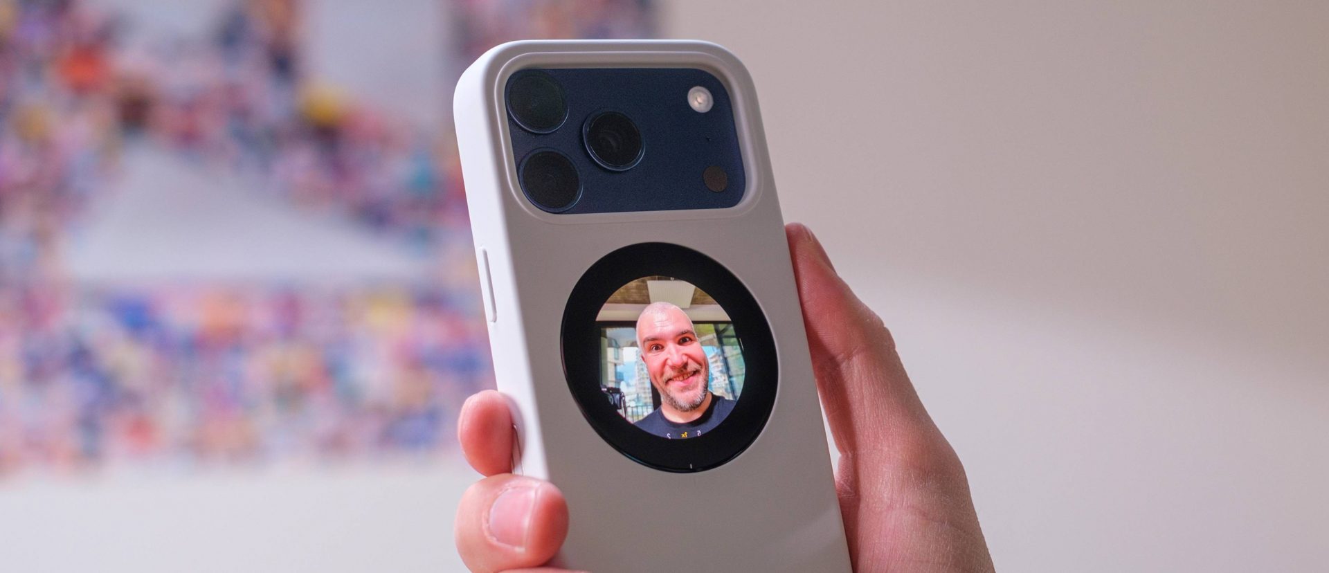 Чехол с экраном для iPhone 17 Pro: превращаем смартфон в крутую экшен-камеру