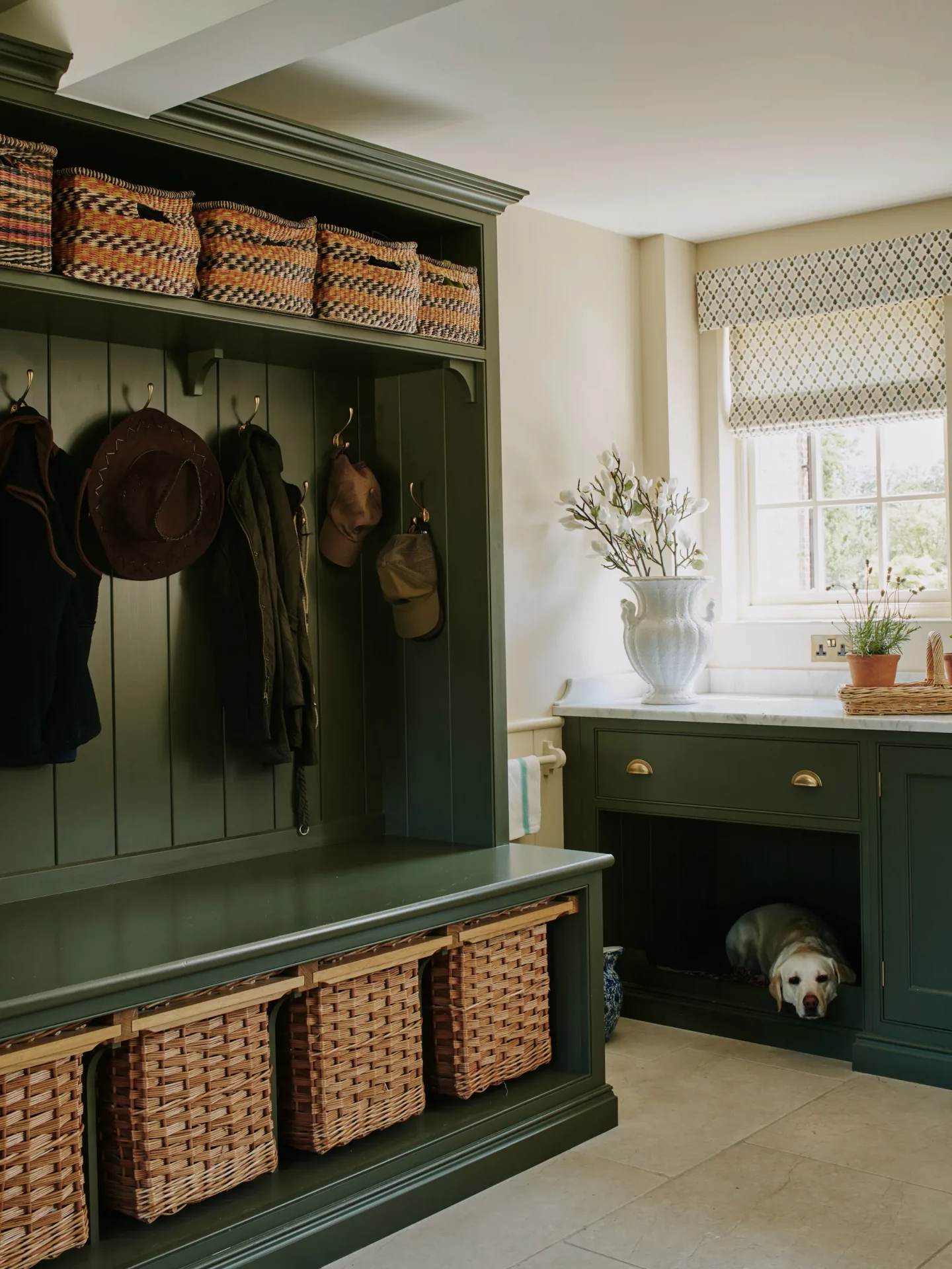 Дизайн прихожей: лучшие идеи для «грязной» зоны и советы по хранению вещей картинка Дизайн прихожей: советы по хранению вещей | DGL.RU