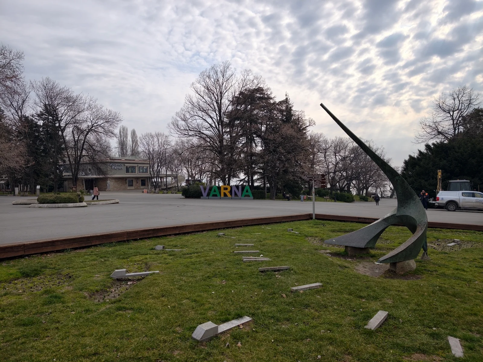 Камерная битва китайцев и корейцев: Vivo X300 Pro против Galaxy S26 Ultra в российских реалиях картинка Vivo X300 Pro и Galaxy S26 Ultra: битва камер | DGL.RU