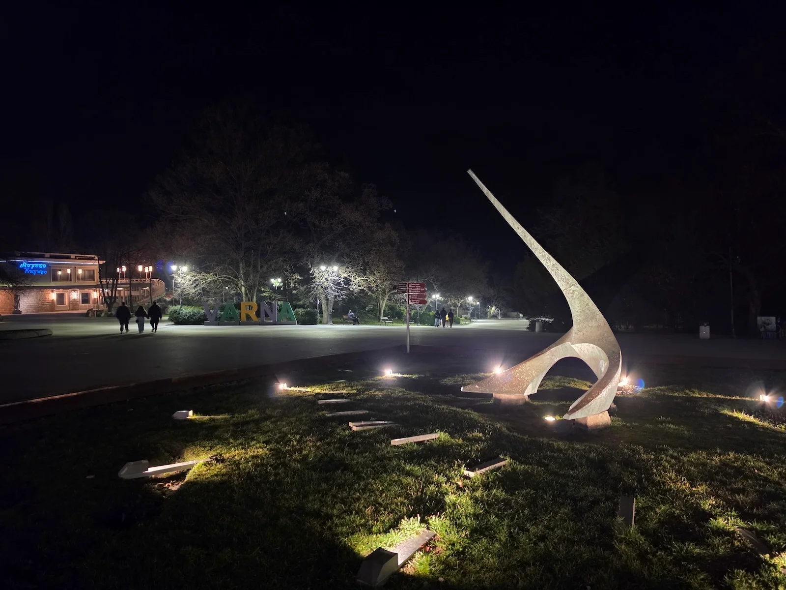 Камерная битва китайцев и корейцев: Vivo X300 Pro против Galaxy S26 Ultra в российских реалиях картинка Vivo X300 Pro и Galaxy S26 Ultra: битва камер | DGL.RU