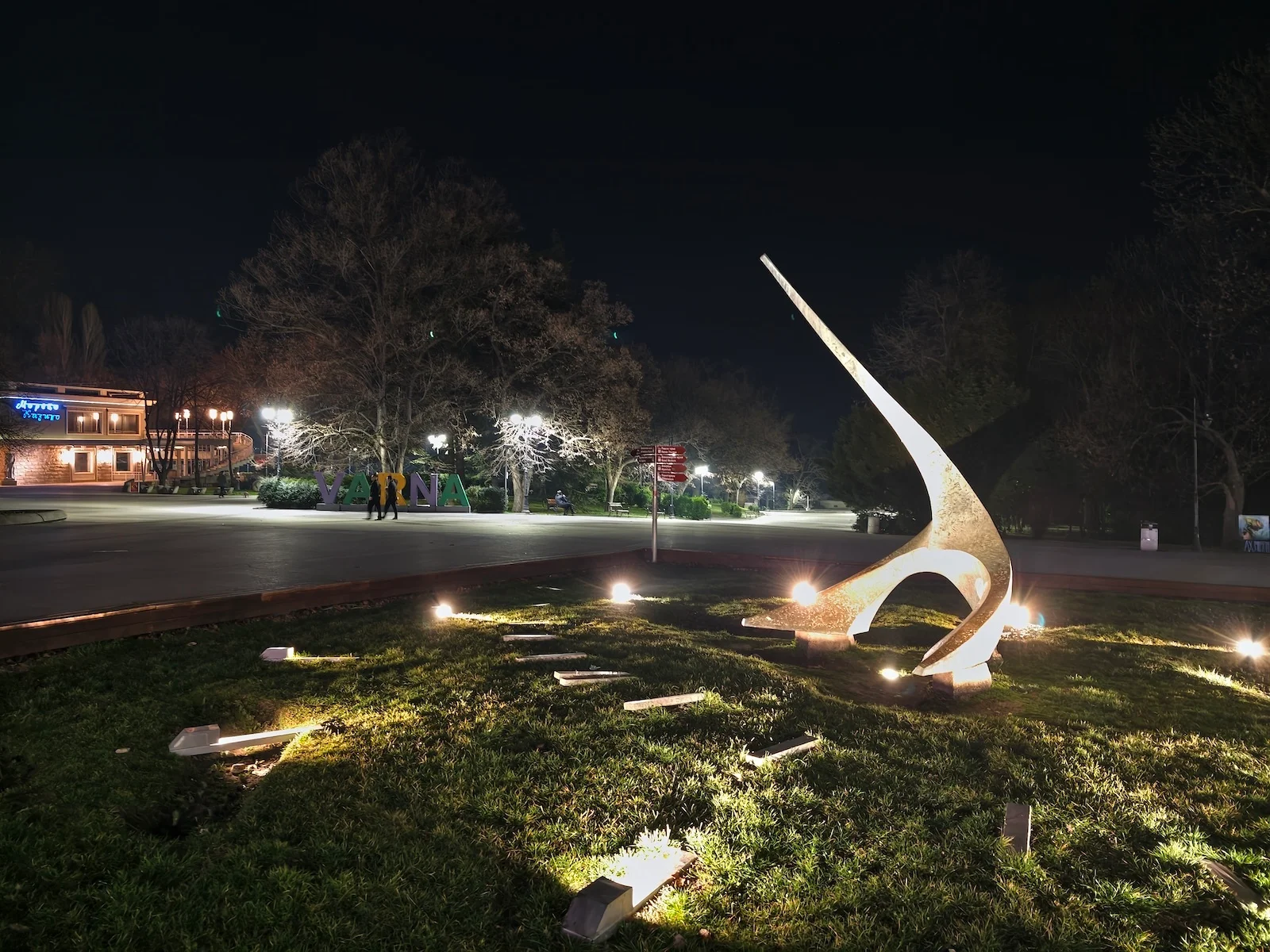 Камерная битва китайцев и корейцев: Vivo X300 Pro против Galaxy S26 Ultra в российских реалиях картинка Vivo X300 Pro и Galaxy S26 Ultra: битва камер | DGL.RU