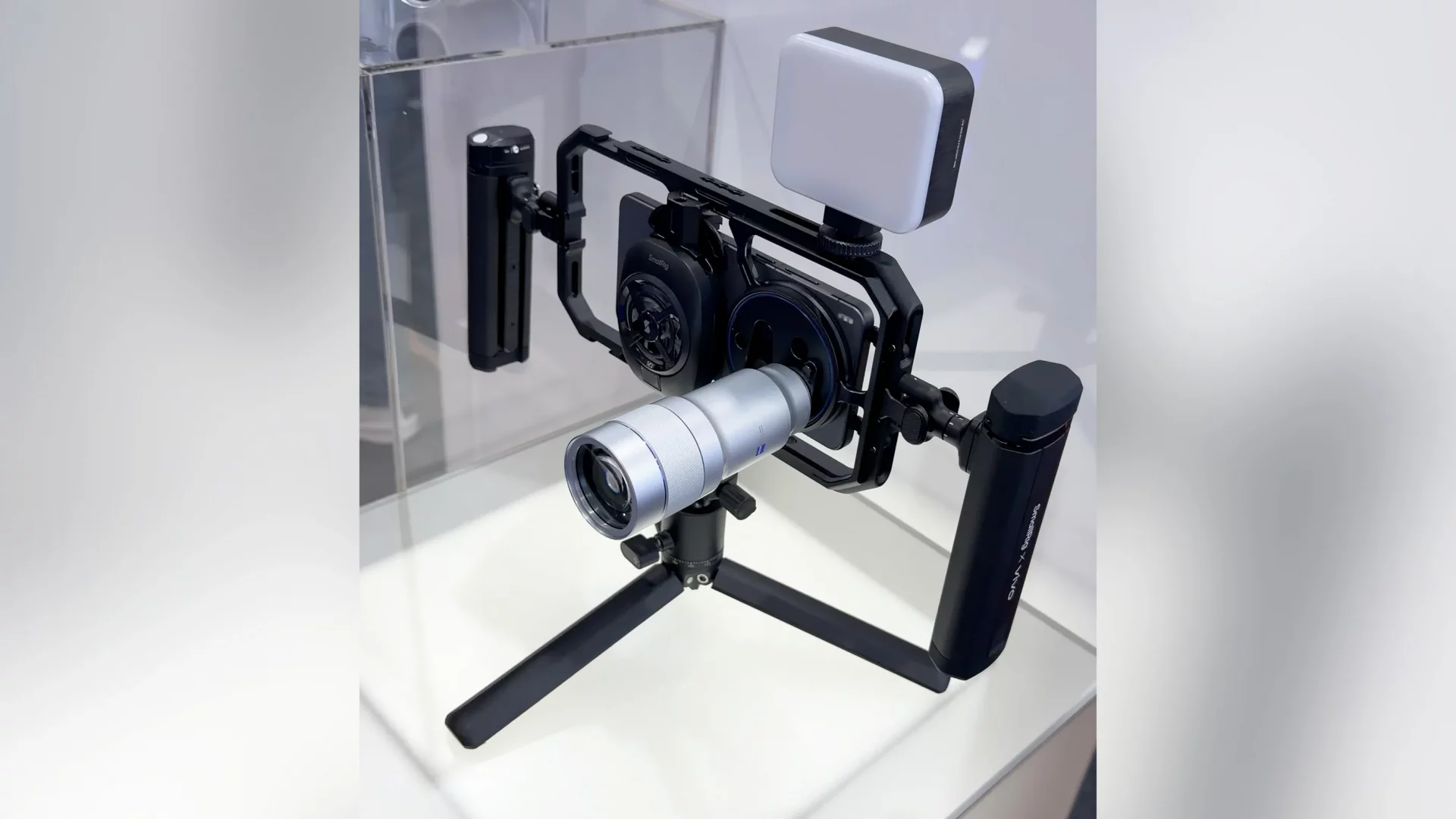 Флагман Vivo X300 Ultra больше похож на камеру, чем на телефон: предварительный обзор видеорига и зум-объектива картинка Как обновить интерьер к весне: 21 способ | DGL.RU