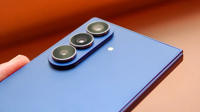 Samsung Galaxy Fold 8 Wide