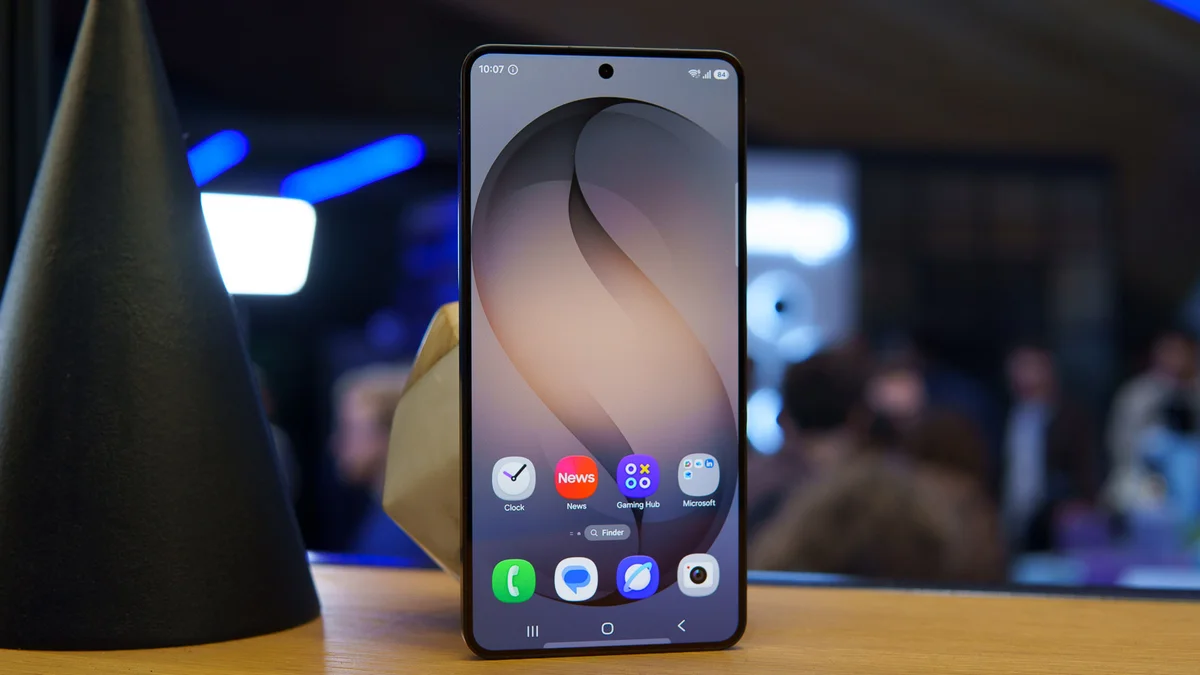 Российским пользователям Galaxy: проблема с отпечатками решена в новом S26