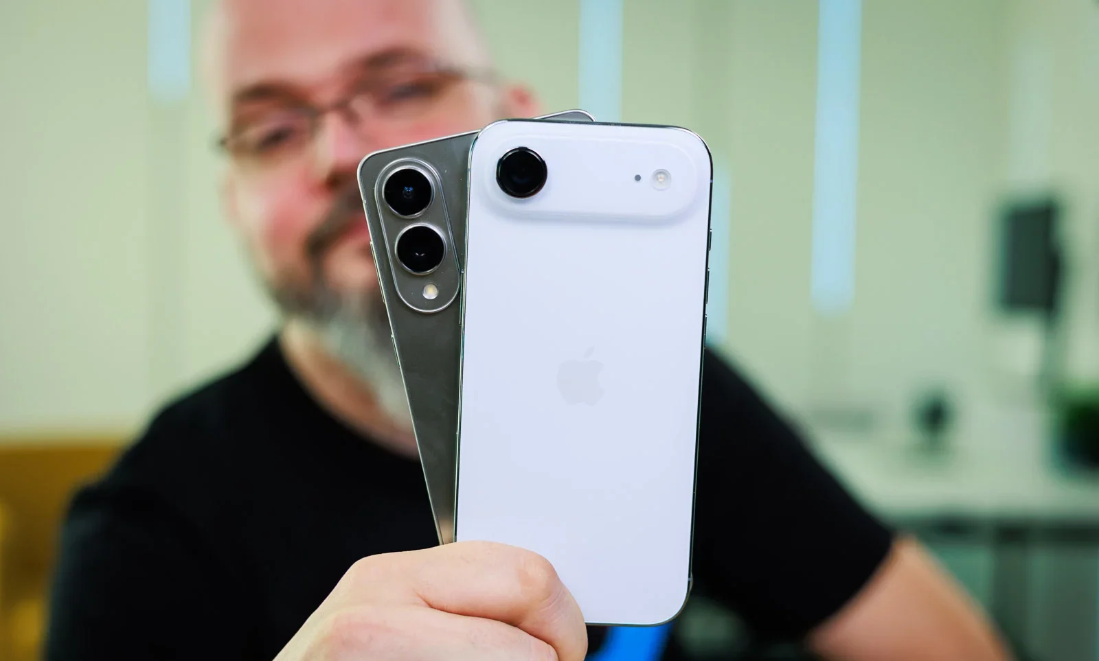 Samsung Z Fold 8 Wide — антигерой года