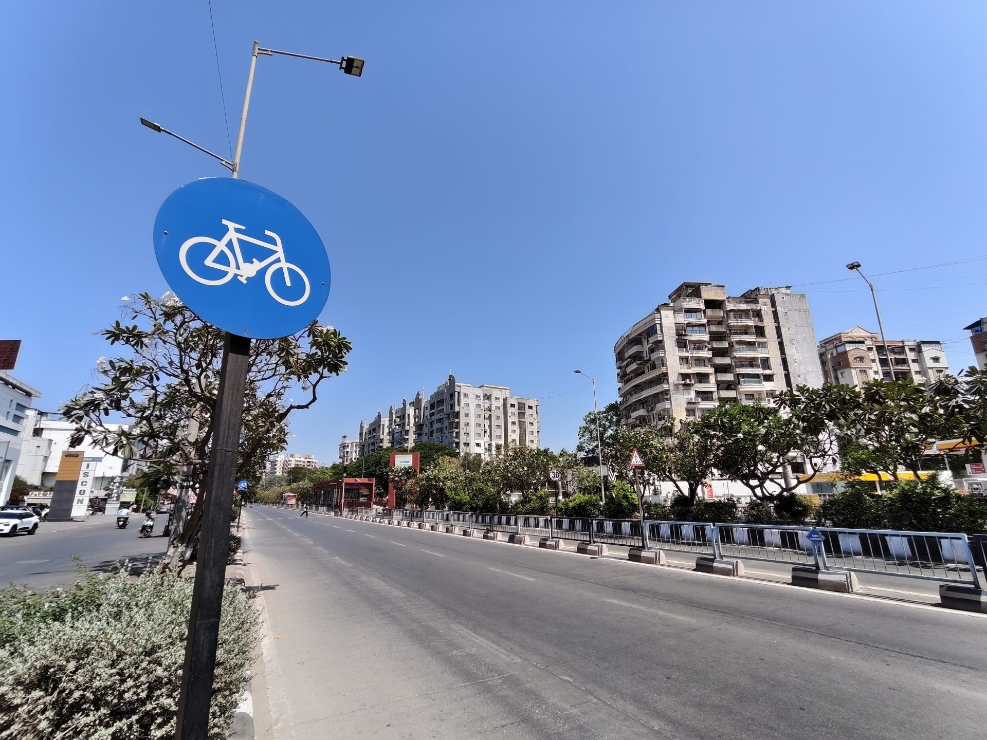 Обзор смартфона iQOO 15R: король автономности официально в России картинка Обзор смартфона iQOO 15R: король автономности официально в России фото