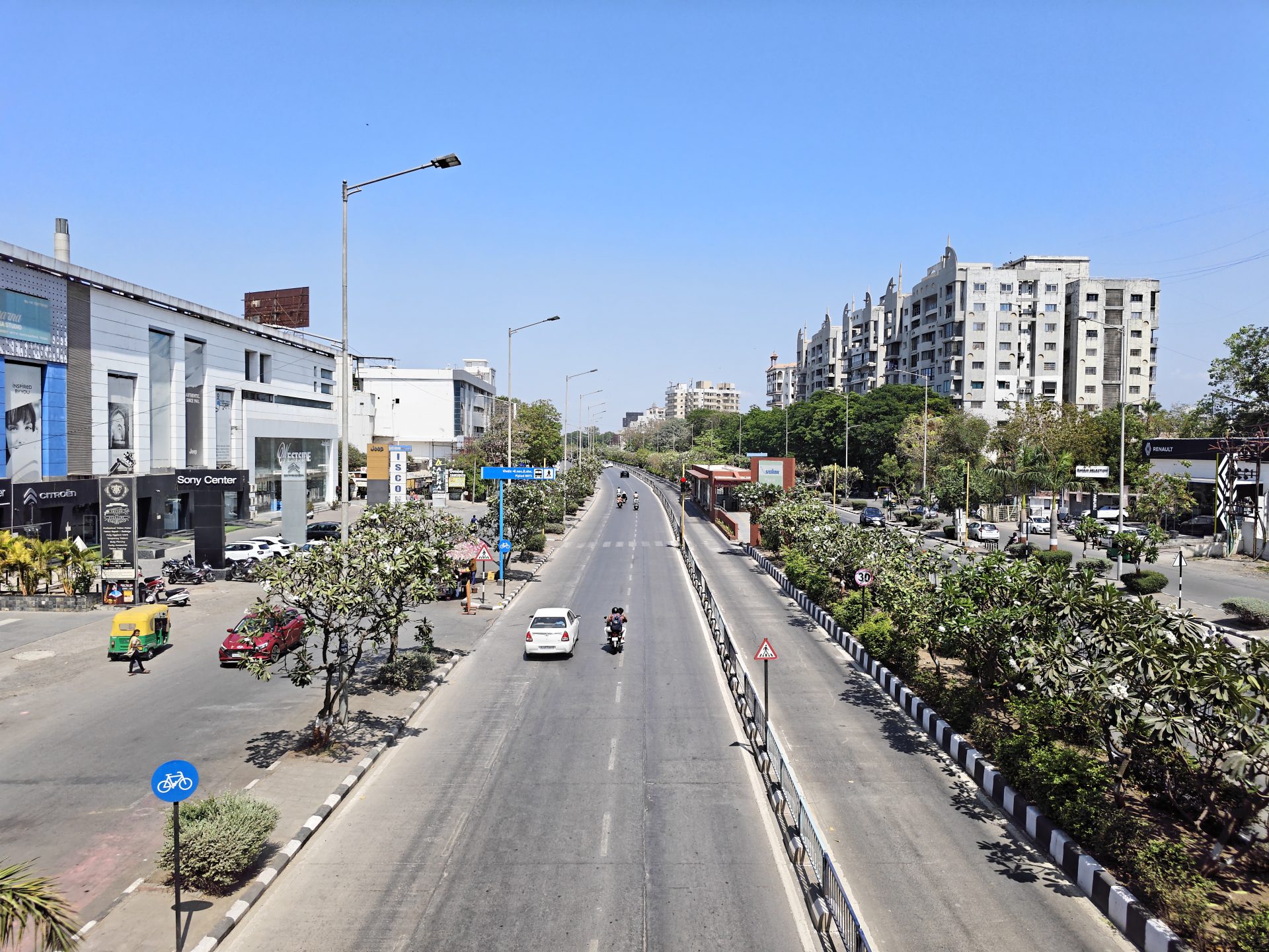 Обзор смартфона iQOO 15R: король автономности официально в России картинка Обзор смартфона iQOO 15R: король автономности официально в России фото