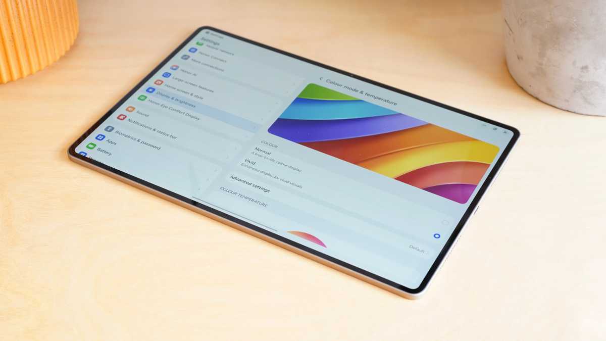 Обзор Honor MagicPad 4 и MagicBook Pro 14 (2026) - автономия на весь день и цены в России картинка Honor MagicPad 4 может