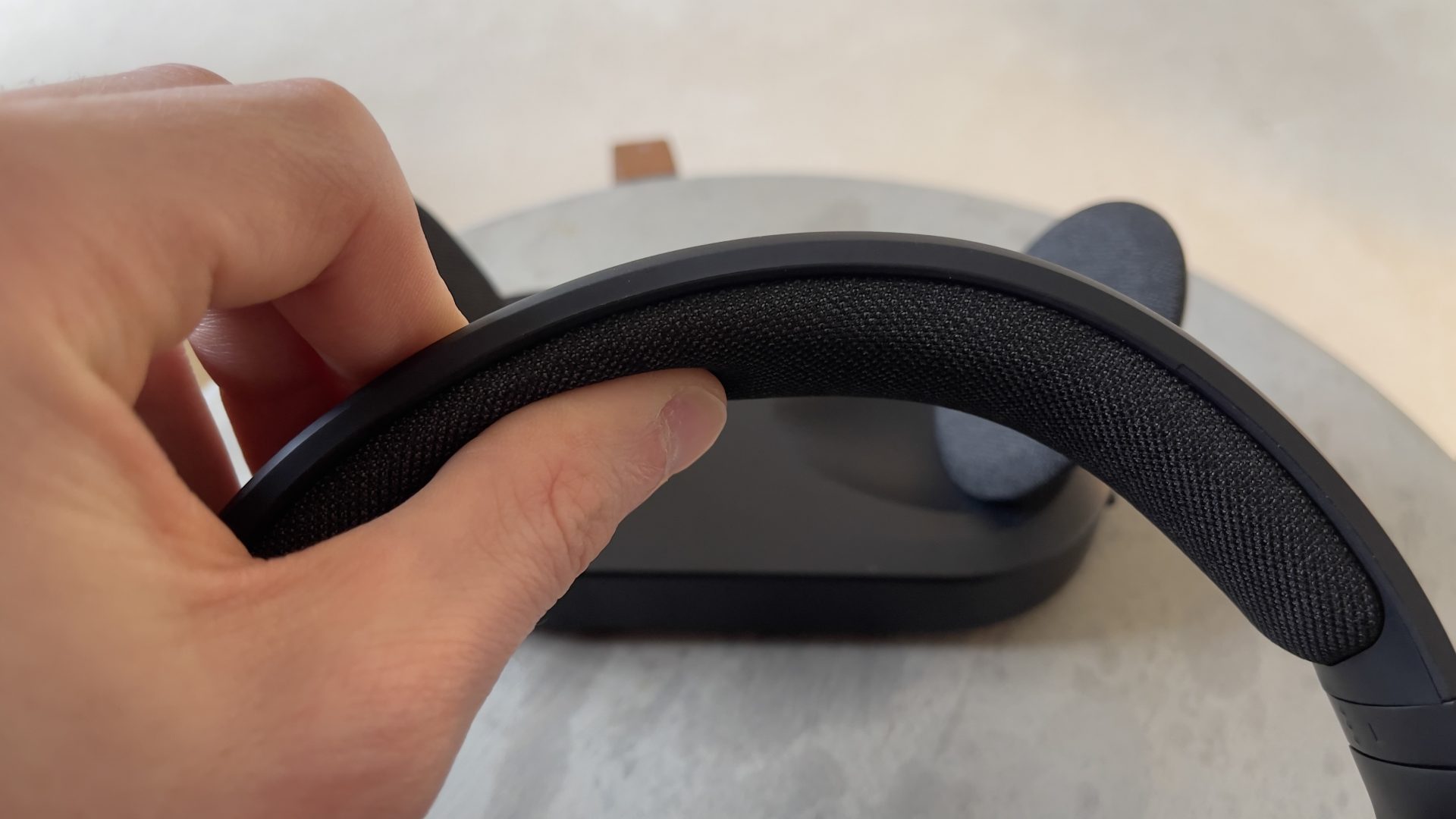 Обзор Fractal Scape - масса функций и цены в России картинка Игровая гарнитура Fractal Scape с док-станцией | DGL.RU