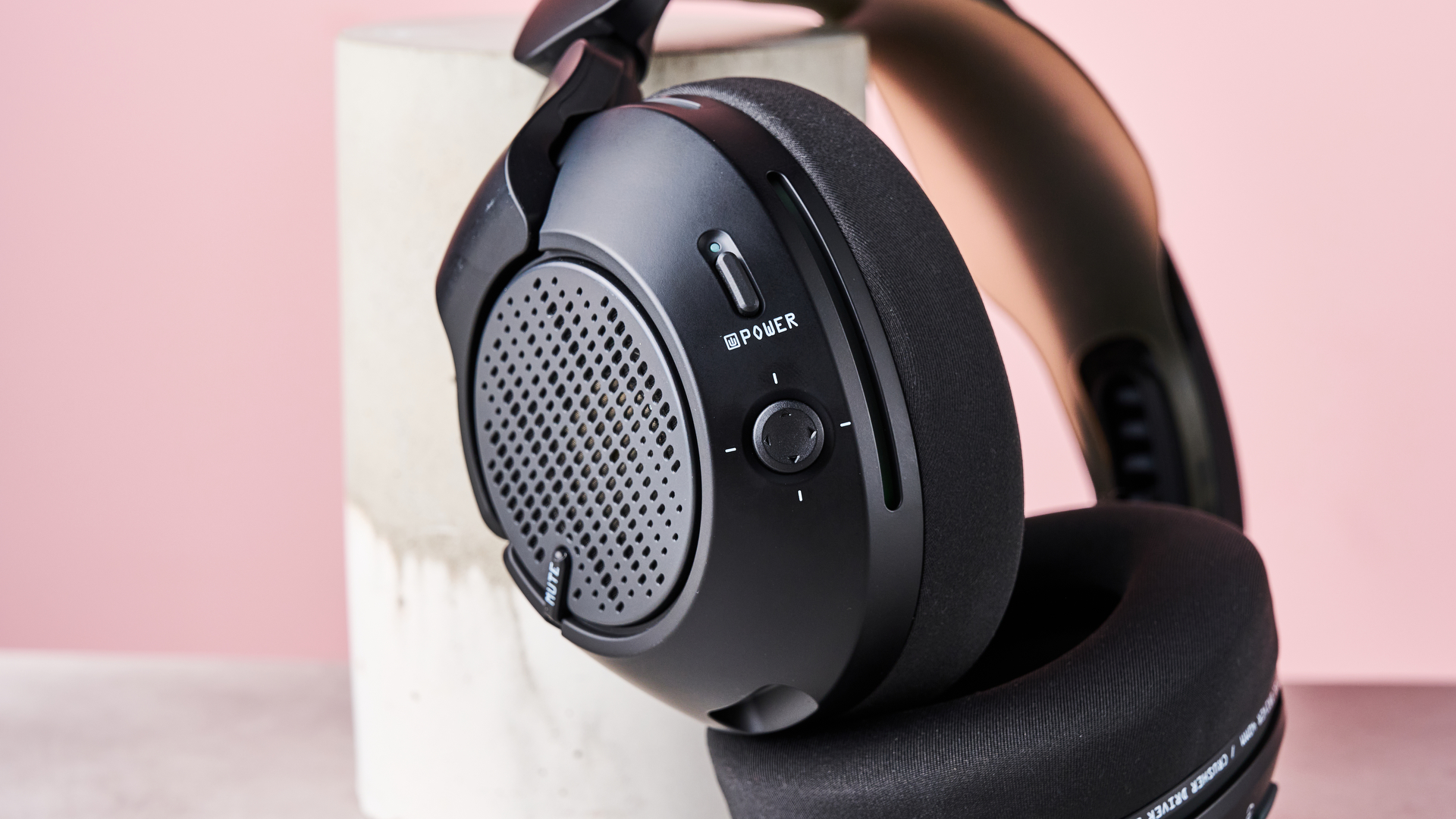 Обзор Skullcandy Crusher PLYR 720 — находка для ценителей баса картинка Игровые наушники Skullcandy Crusher PLYR 720 | DGL.RU