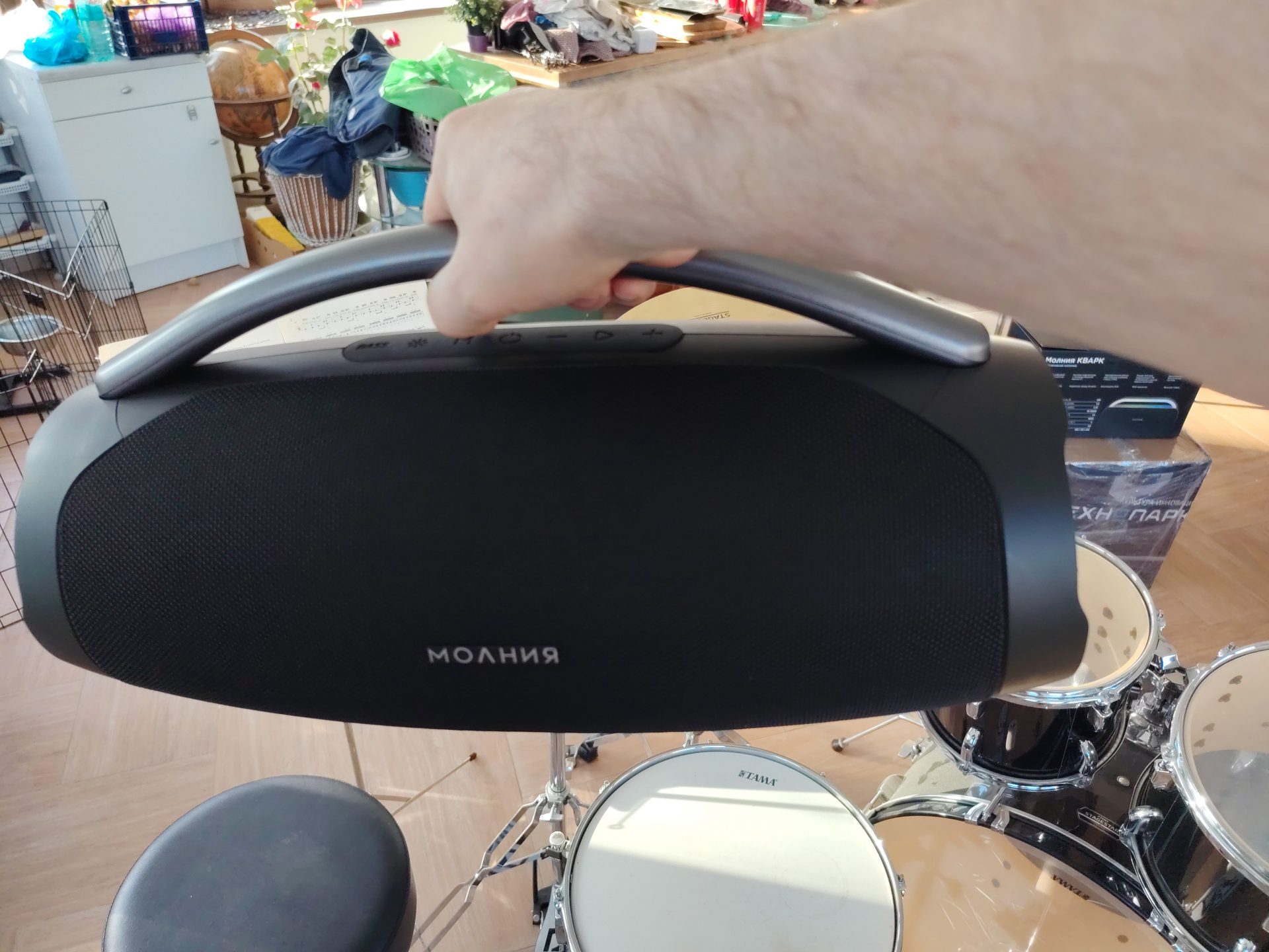 Обзор портативной колонки «Молния Тренд»: может ли она уделать тяжелый люкс? картинка Обзор портативной колонки «Молния Тренд»: может ли она уделать тяжелый люкс?