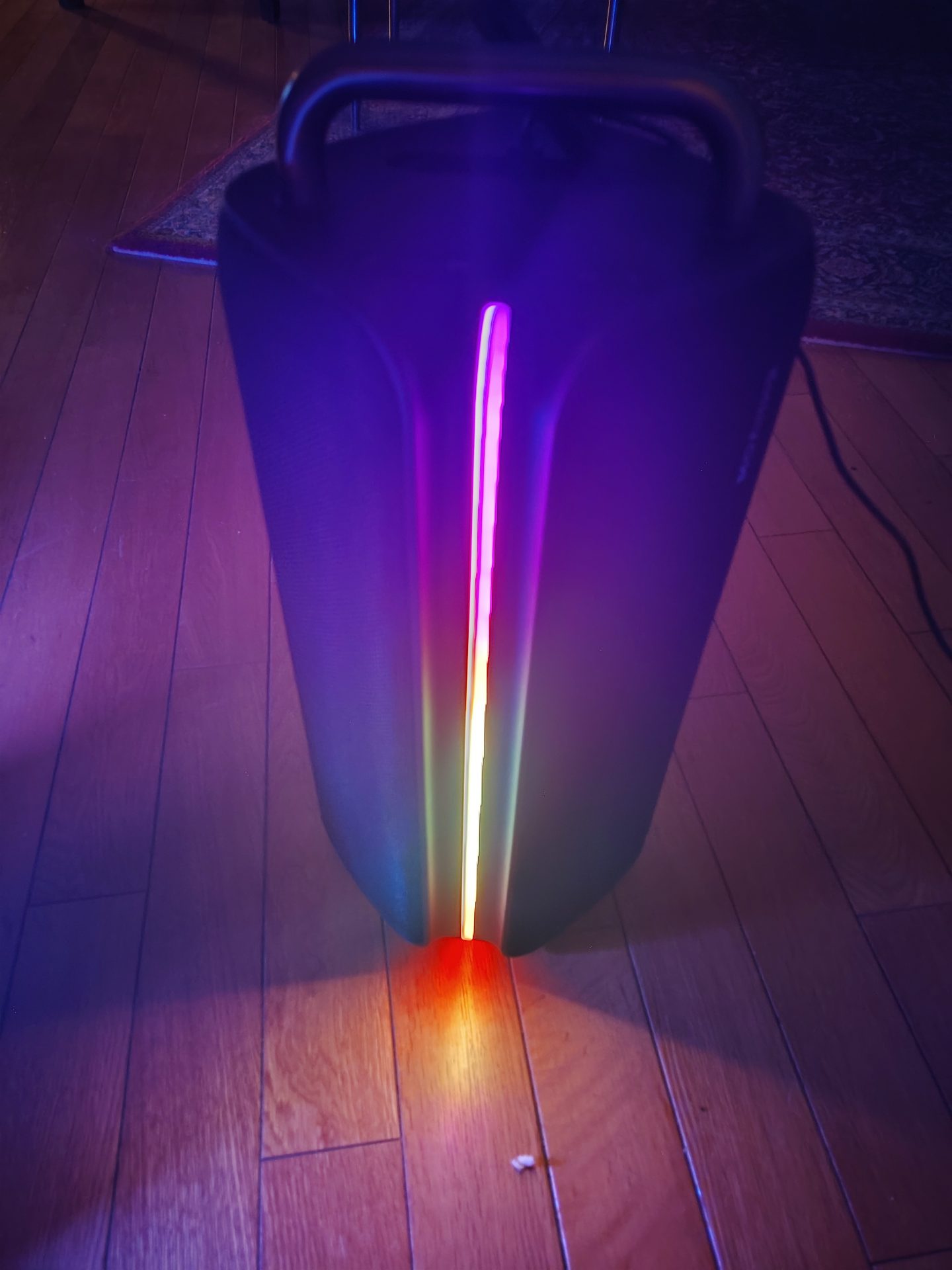 Обзор портативной колонки «Молния Бит»