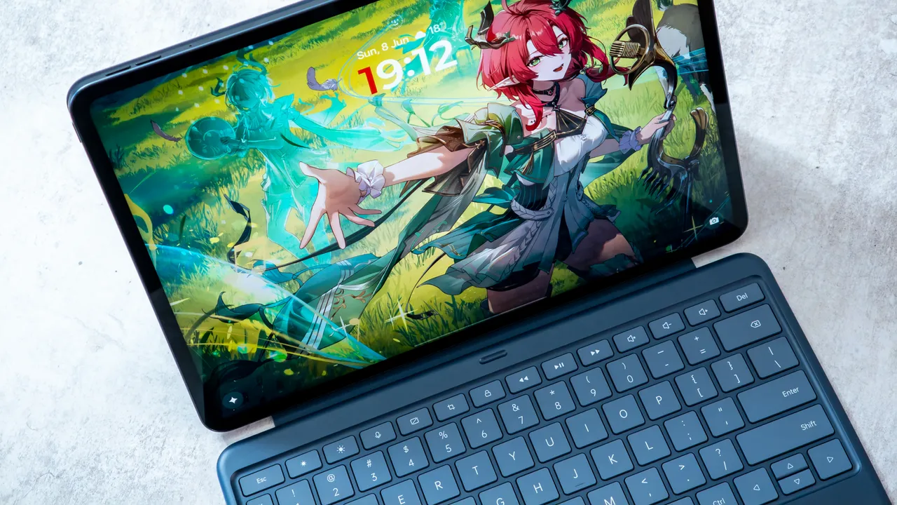 Apple нервничает. Появился планшет, который меньше, но мощнее iPad mini