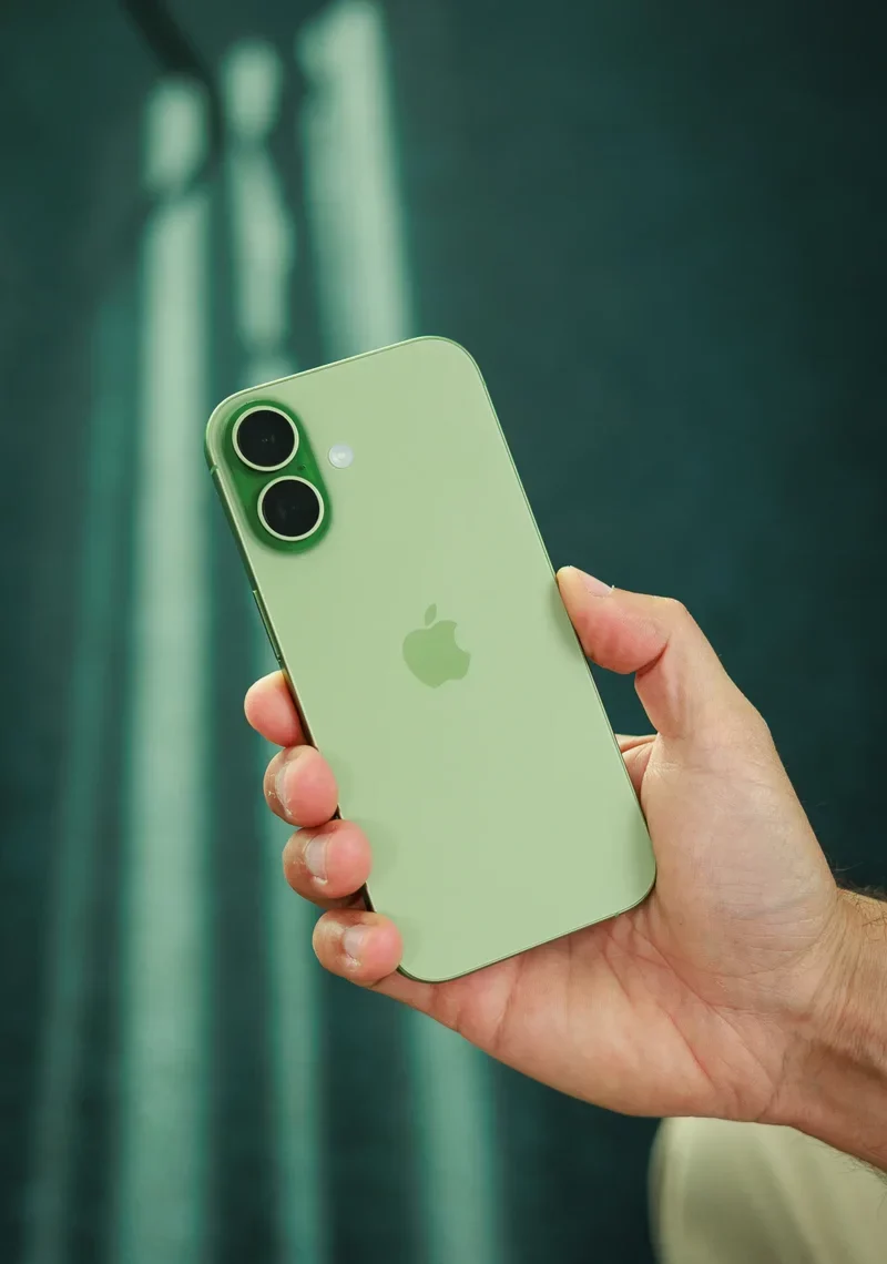 iPhone 18 выйдет следующей весной: 2-нанометровый чип и еще шесть важных обновлений картинка Смартфон iPhone 18 выйдет весной 2027-го | DGL.RU