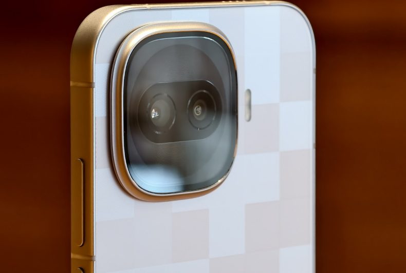 Обзор смартфона iQOO 15R: король автономности официально в России картинка Обзор смартфона iQOO 15R