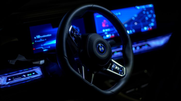 Электромобиль BMW i7 M70: футуризм и роскошь | DGL.RU