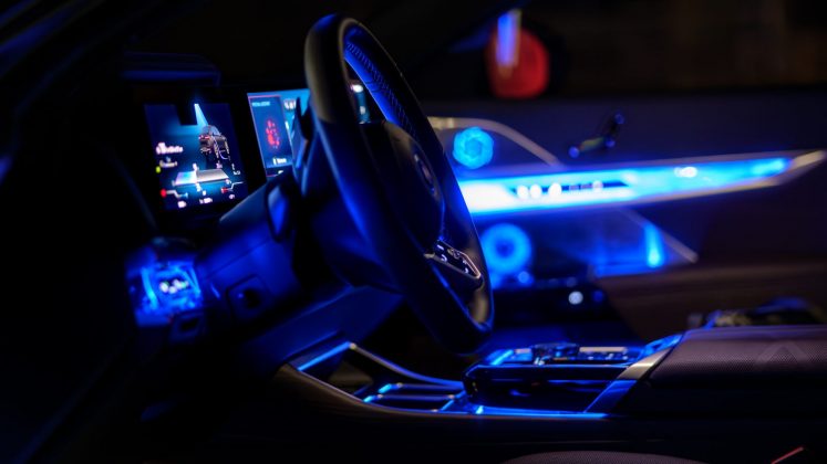 Электромобиль BMW i7 M70: футуризм и роскошь | DGL.RU